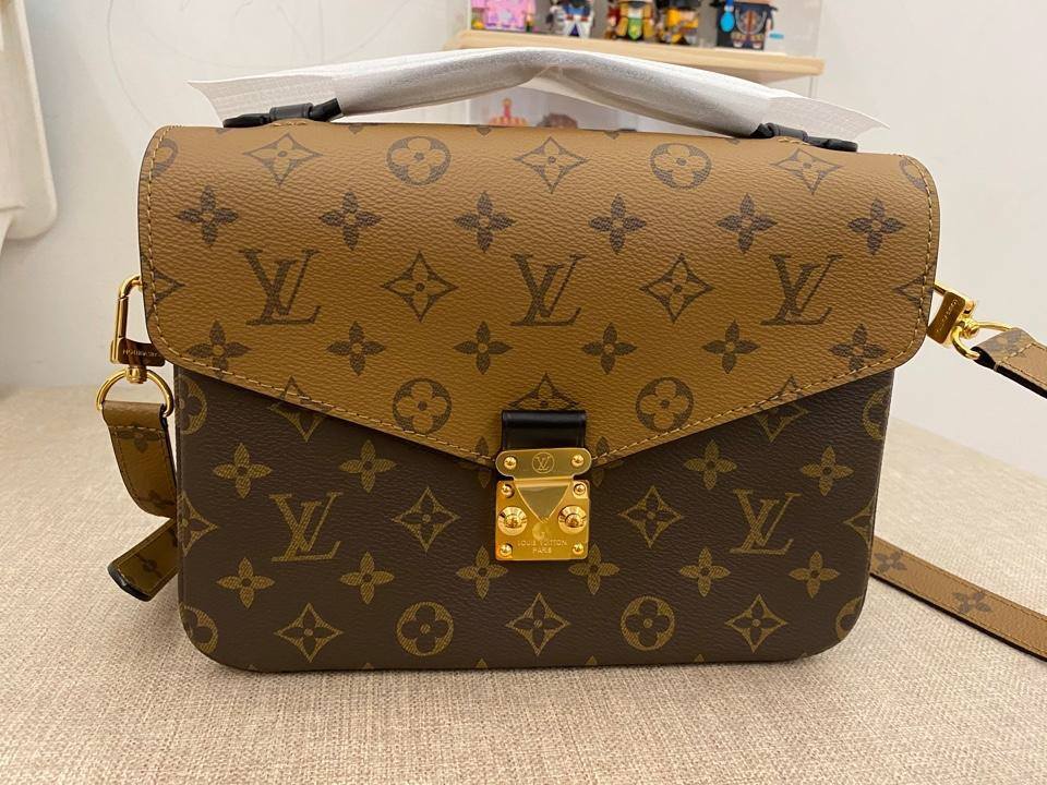 Ellebag’s 1:1 Replica of Louis Vuitton M44876 Color Block Messenger Bag: Precision Craftsmanship Meets Timeless Design (2024 Dec updated)-Meilleure qualité de faux sac Louis Vuitton en ligne, réplique de sac de créateur ru