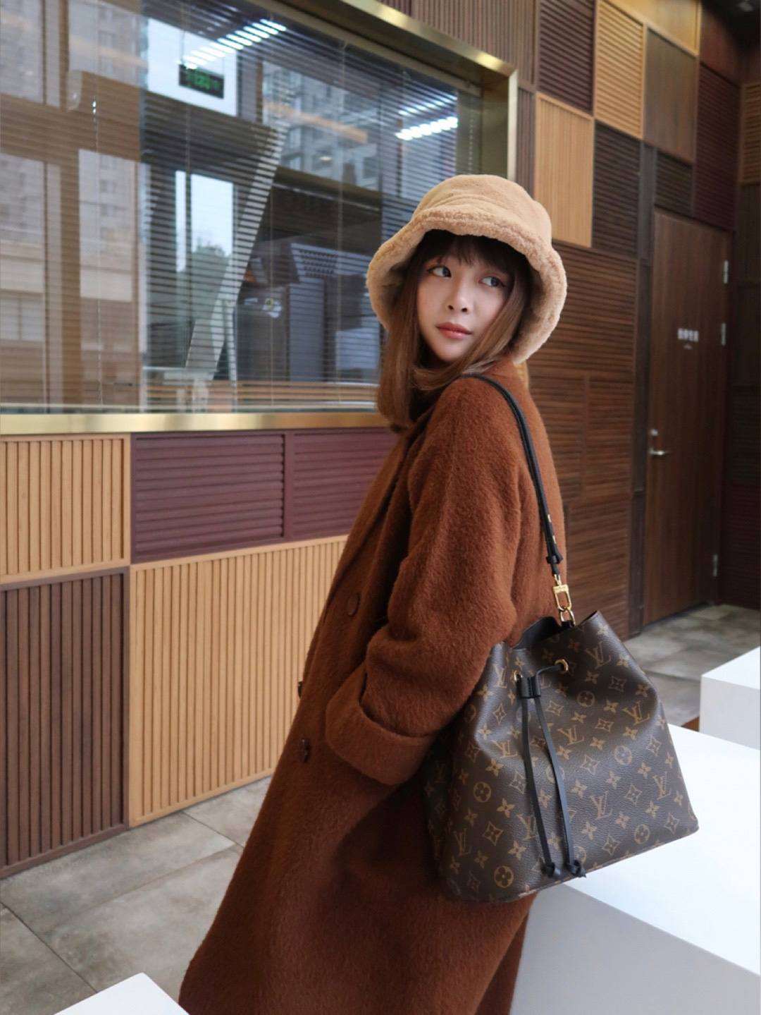 Ellebag’s 1:1 Replica of Louis Vuitton M44887 Caramel Bucket Bag: Recreating a Timeless Icon(2024 Dec updated)-Meilleure qualité de faux sac Louis Vuitton en ligne, réplique de sac de créateur ru