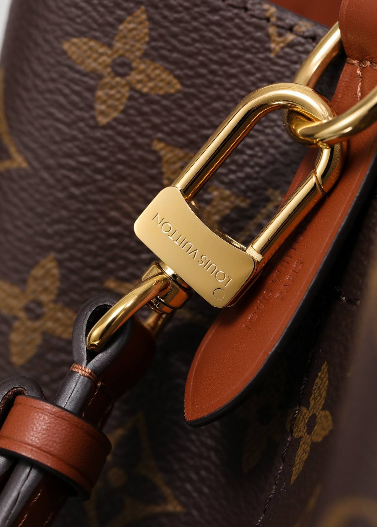 Ellebag’s 1:1 Replica of Louis Vuitton M44887 Caramel Bucket Bag: Recreating a Timeless Icon(2024 Dec updated)-Meilleure qualité de faux sac Louis Vuitton en ligne, réplique de sac de créateur ru