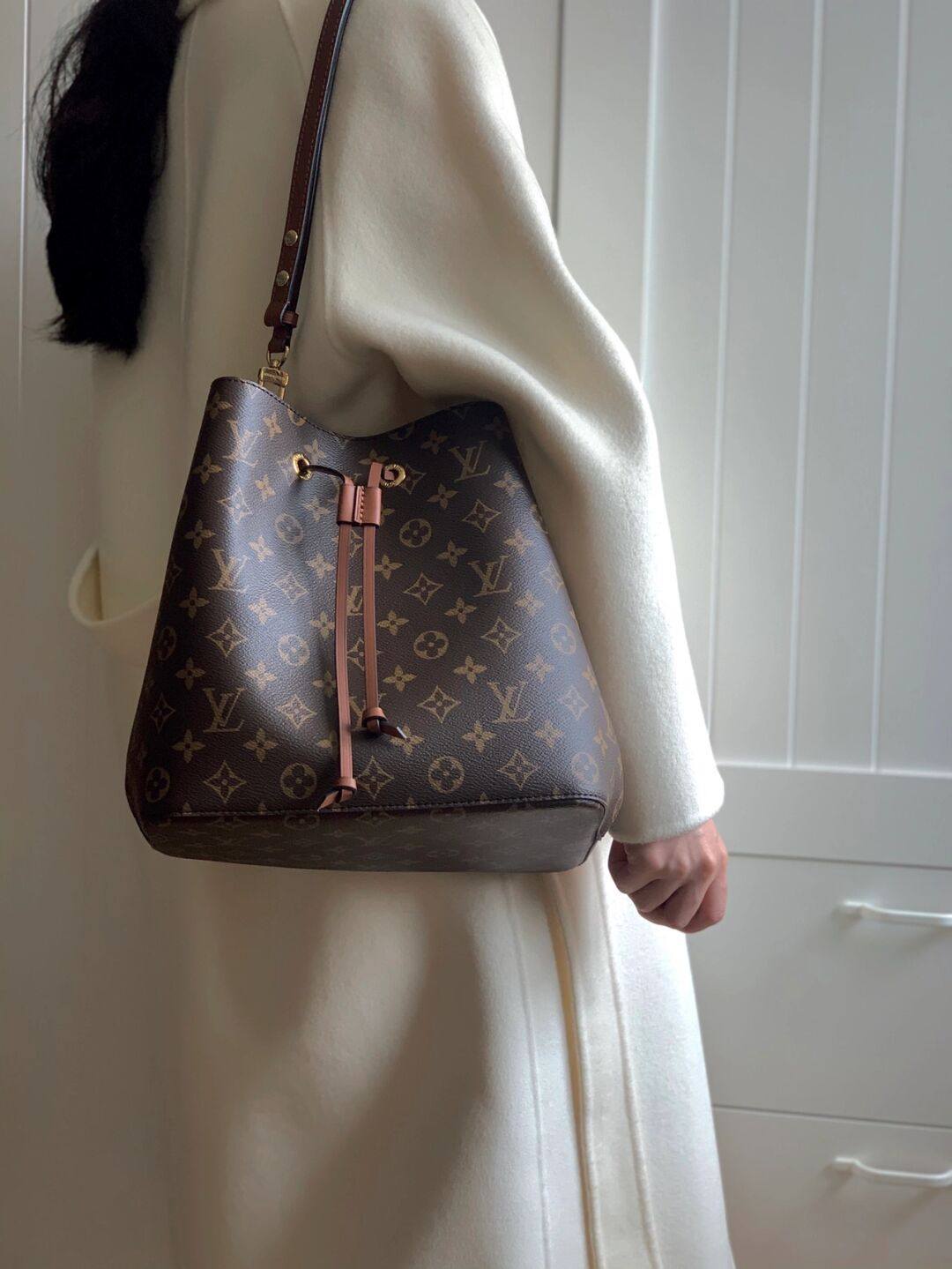 Ellebag’s 1:1 Replica of Louis Vuitton M44887 Caramel Bucket Bag: Recreating a Timeless Icon(2024 Dec updated)-Meilleure qualité de faux sac Louis Vuitton en ligne, réplique de sac de créateur ru