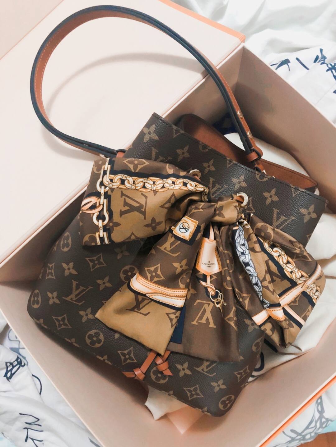 Ellebag’s 1:1 Replica of Louis Vuitton M44887 Caramel Bucket Bag: Recreating a Timeless Icon(2024 Dec updated)-Meilleure qualité de faux sac Louis Vuitton en ligne, réplique de sac de créateur ru