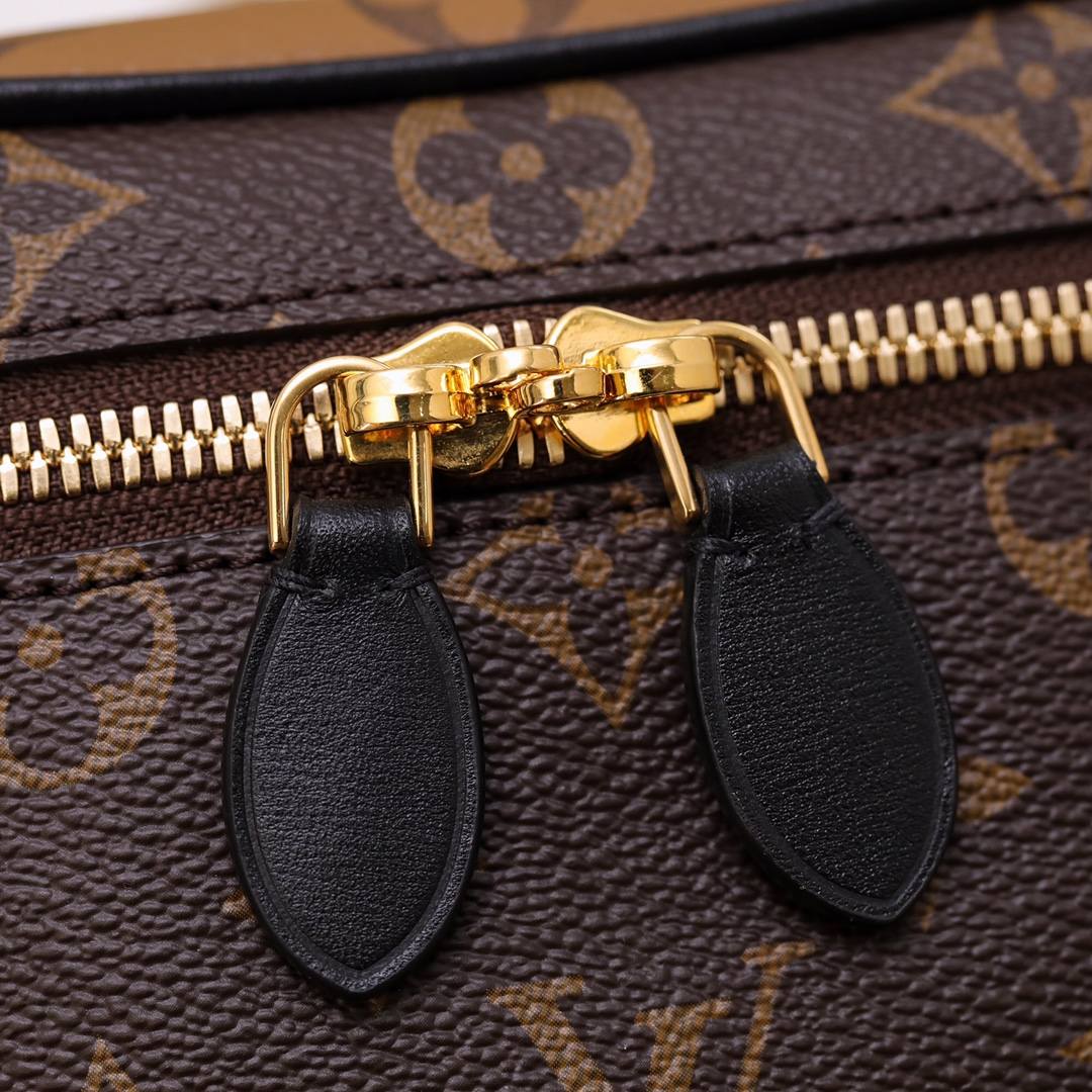 Ellebag’s 1:1 Replica of Louis Vuitton M45165 Vanity Small Handbag Crossbody: The Ultimate in Craftsmanship(2024 Dec Updated)-Meilleure qualité de faux sac Louis Vuitton en ligne, réplique de sac de créateur ru