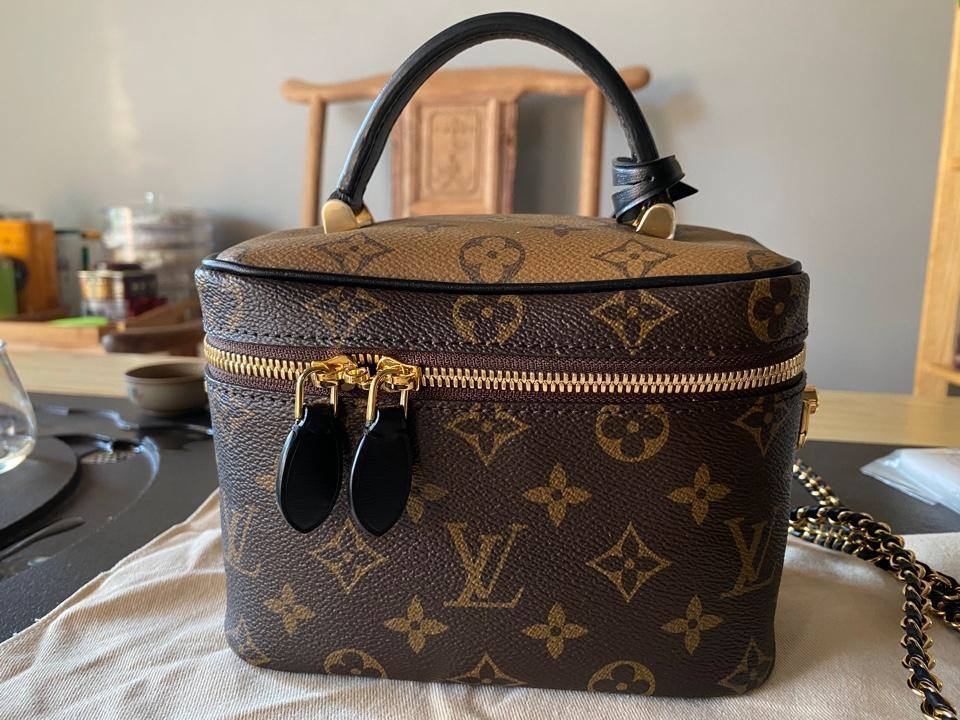 Ellebag’s 1:1 Replica of Louis Vuitton M45165 Vanity Small Handbag Crossbody: The Ultimate in Craftsmanship(2024 Dec Updated)-Meilleure qualité de faux sac Louis Vuitton en ligne, réplique de sac de créateur ru