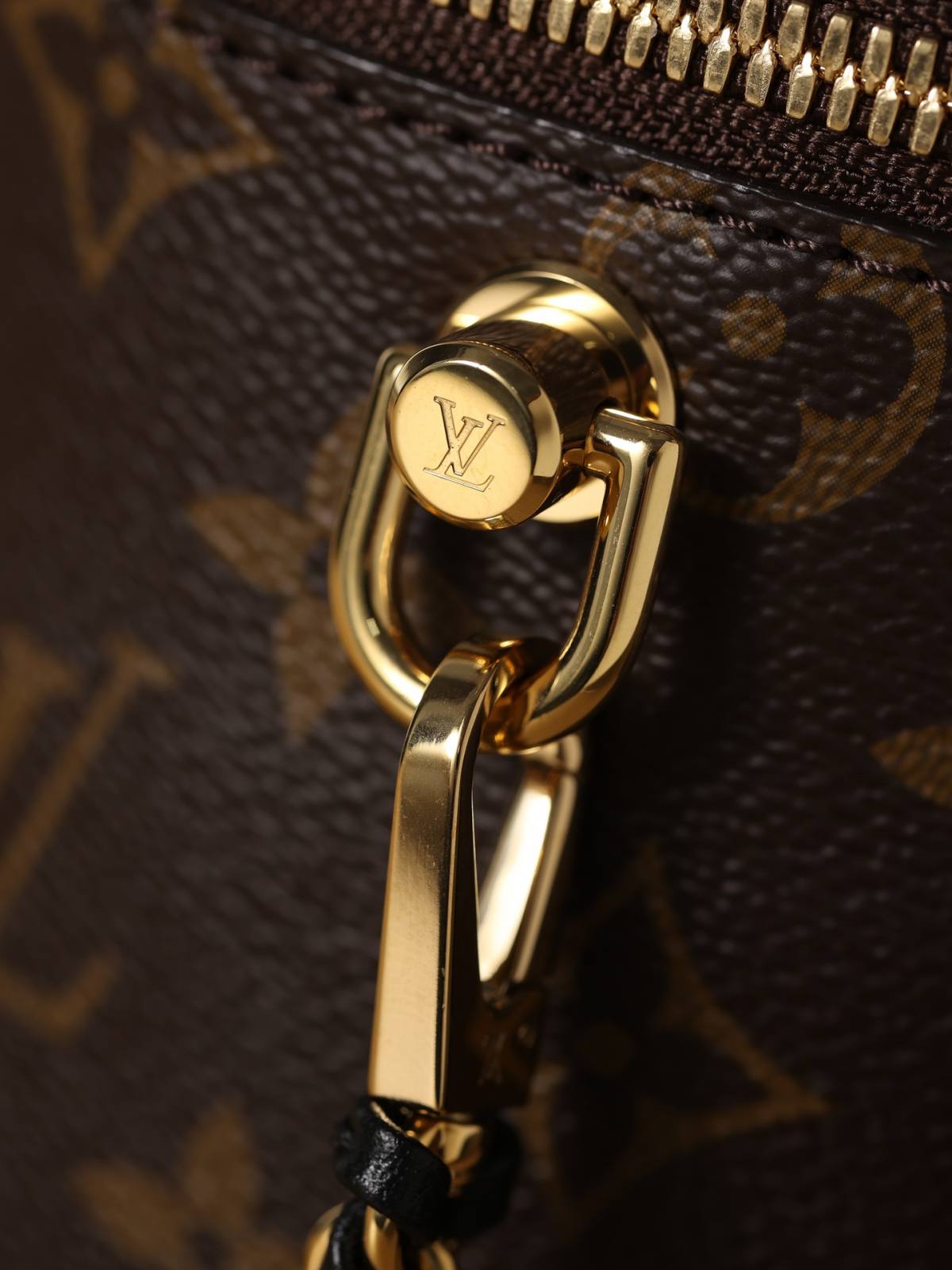 Ellebag’s 1:1 Replica of Louis Vuitton M45165 Vanity Small Handbag Crossbody: The Ultimate in Craftsmanship(2024 Dec Updated)-Meilleure qualité de faux sac Louis Vuitton en ligne, réplique de sac de créateur ru