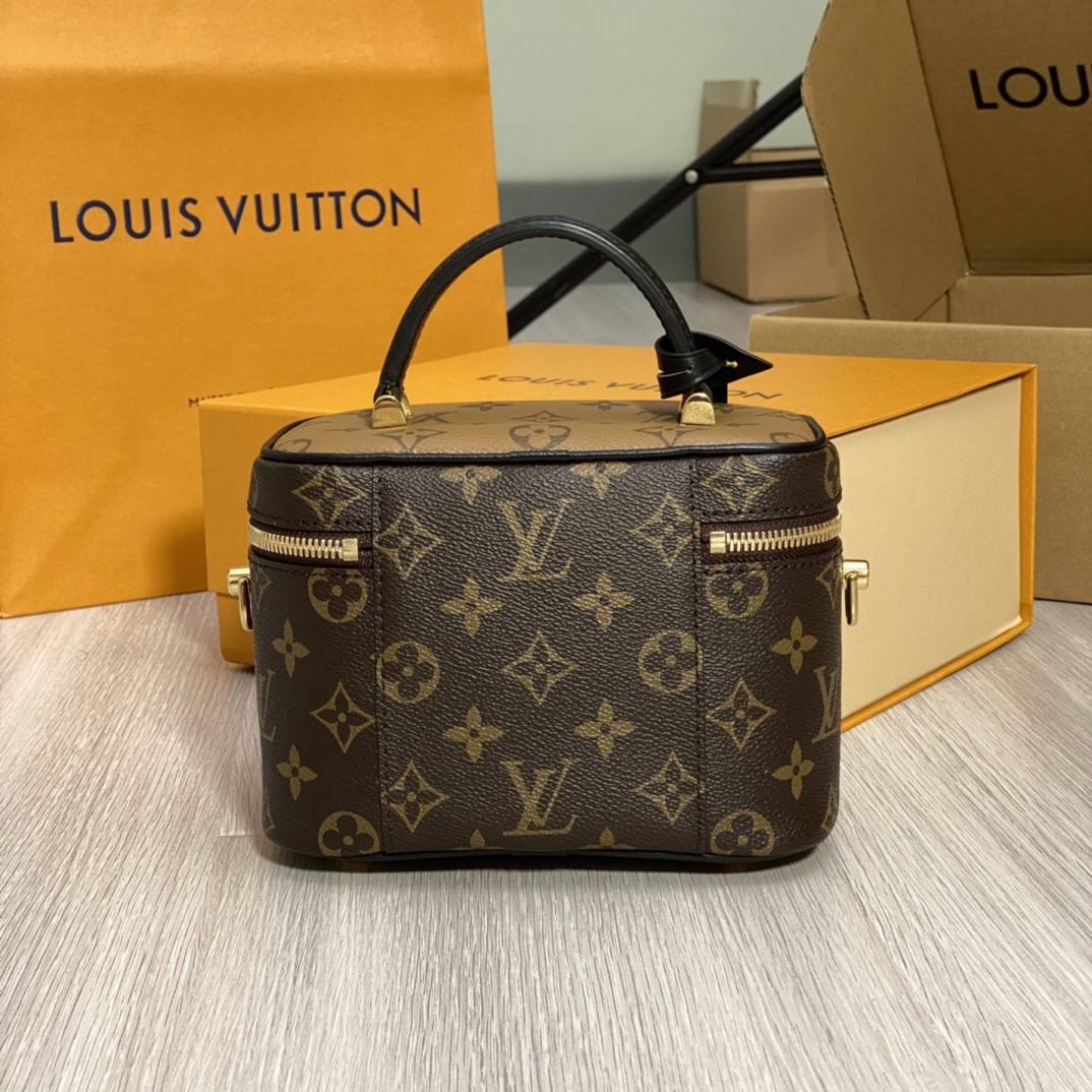 Ellebag’s 1:1 Replica of Louis Vuitton M45165 Vanity Small Handbag Crossbody: The Ultimate in Craftsmanship(2024 Dec Updated)-Meilleure qualité de faux sac Louis Vuitton en ligne, réplique de sac de créateur ru