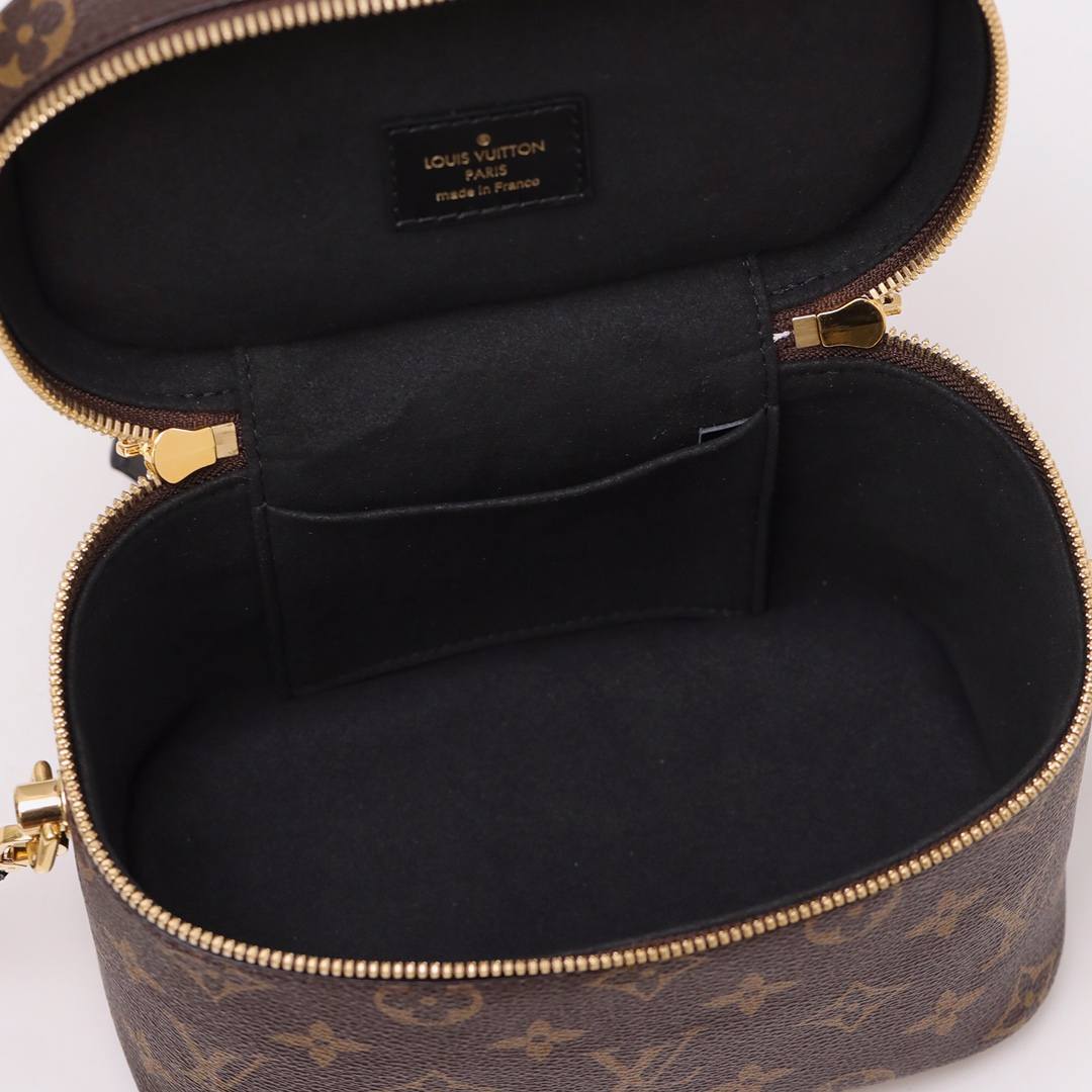 Ellebag’s 1:1 Replica of Louis Vuitton M45165 Vanity Small Handbag Crossbody: The Ultimate in Craftsmanship(2024 Dec Updated)-Meilleure qualité de faux sac Louis Vuitton en ligne, réplique de sac de créateur ru