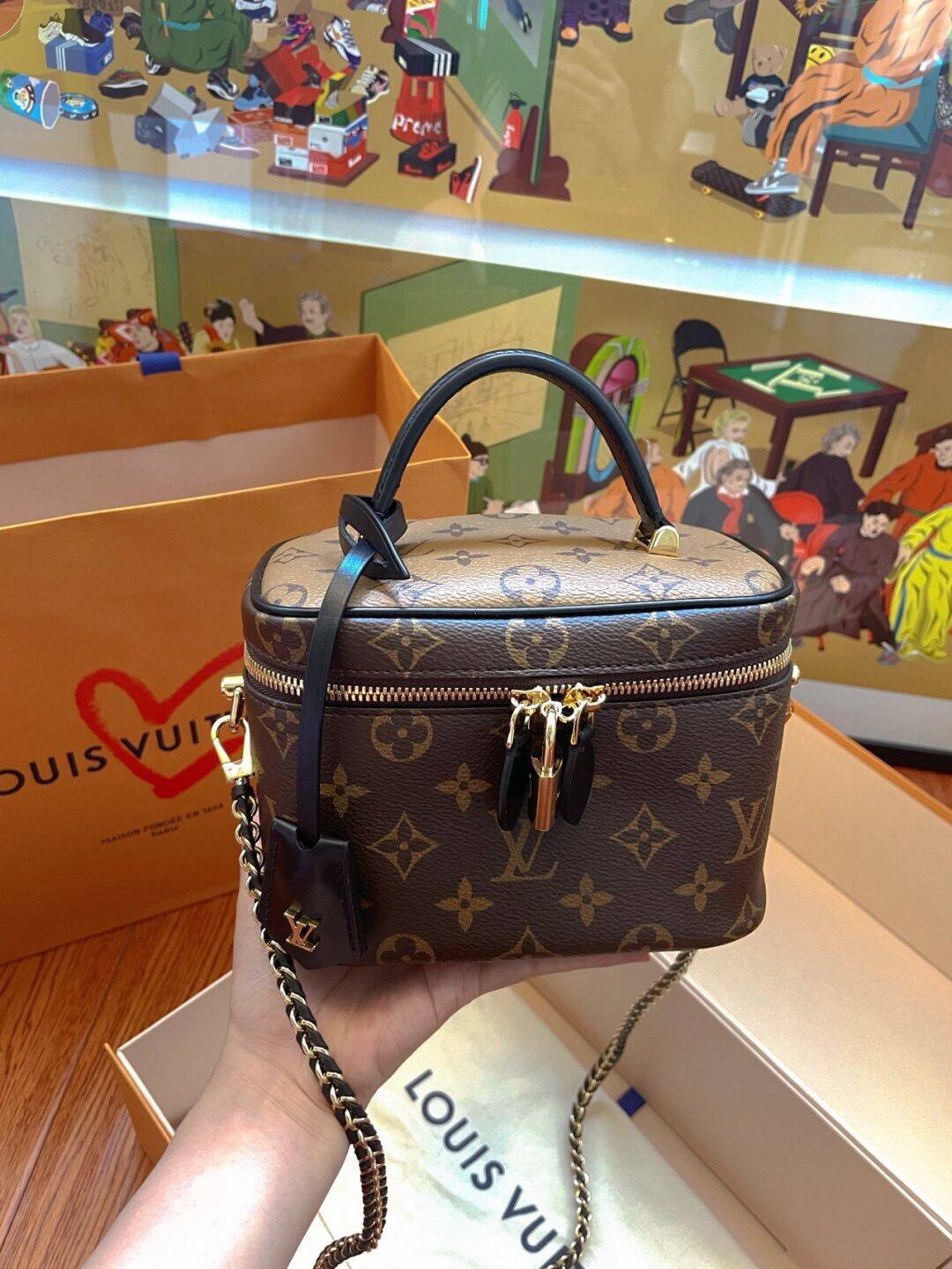 Ellebag’s 1:1 Replica of Louis Vuitton M45165 Vanity Small Handbag Crossbody: The Ultimate in Craftsmanship(2024 Dec Updated)-Meilleure qualité de faux sac Louis Vuitton en ligne, réplique de sac de créateur ru