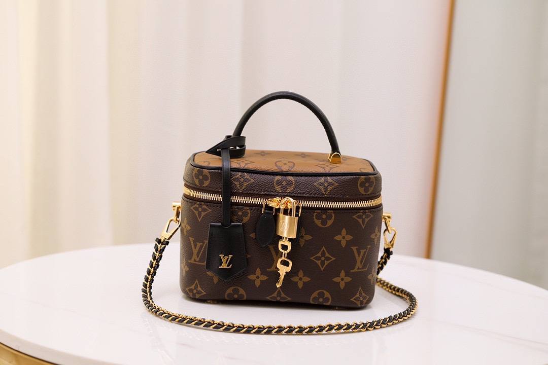 Ellebag’s 1:1 Replica of Louis Vuitton M45165 Vanity Small Handbag Crossbody: The Ultimate in Craftsmanship(2024 Dec Updated)-Meilleure qualité de faux sac Louis Vuitton en ligne, réplique de sac de créateur ru