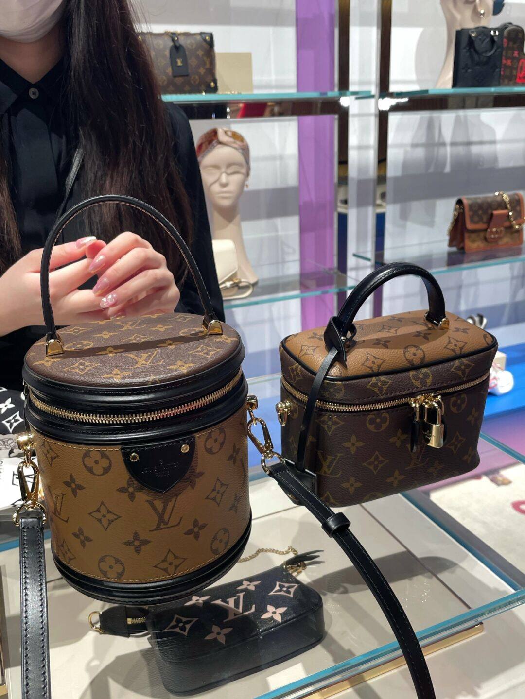 Ellebag’s 1:1 Replica of Louis Vuitton M45165 Vanity Small Handbag Crossbody: The Ultimate in Craftsmanship(2024 Dec Updated)-Meilleure qualité de faux sac Louis Vuitton en ligne, réplique de sac de créateur ru