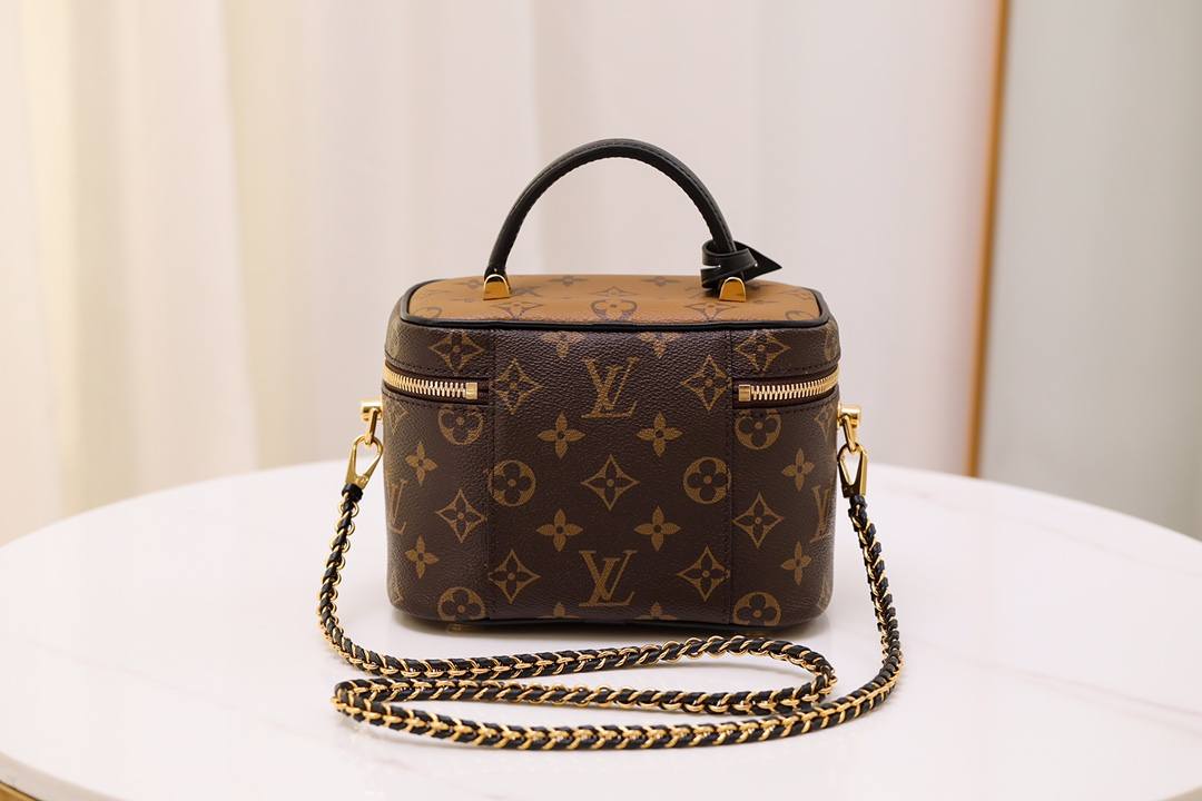 Ellebag’s 1:1 Replica of Louis Vuitton M45165 Vanity Small Handbag Crossbody: The Ultimate in Craftsmanship(2024 Dec Updated)-Meilleure qualité de faux sac Louis Vuitton en ligne, réplique de sac de créateur ru