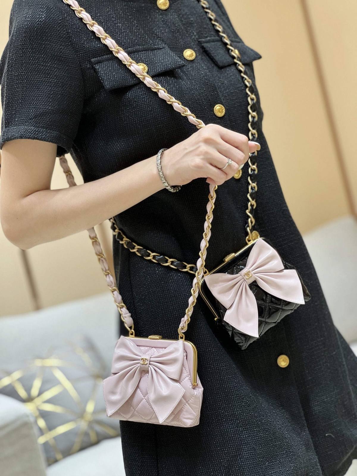 Ellebag super fake Chanel Clutch With Chain AP4028: A Masterpiece of Elegance and Craftsmanship(2024 Dec Updated)-Meilleure qualité de faux sac Louis Vuitton en ligne, réplique de sac de créateur ru