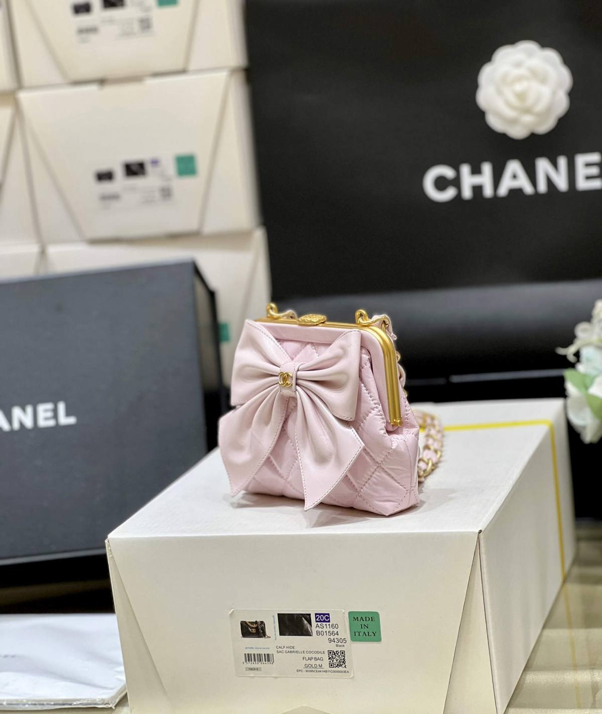 Ellebag super fake Chanel Clutch With Chain AP4028: A Masterpiece of Elegance and Craftsmanship(2024 Dec Updated)-Meilleure qualité de faux sac Louis Vuitton en ligne, réplique de sac de créateur ru