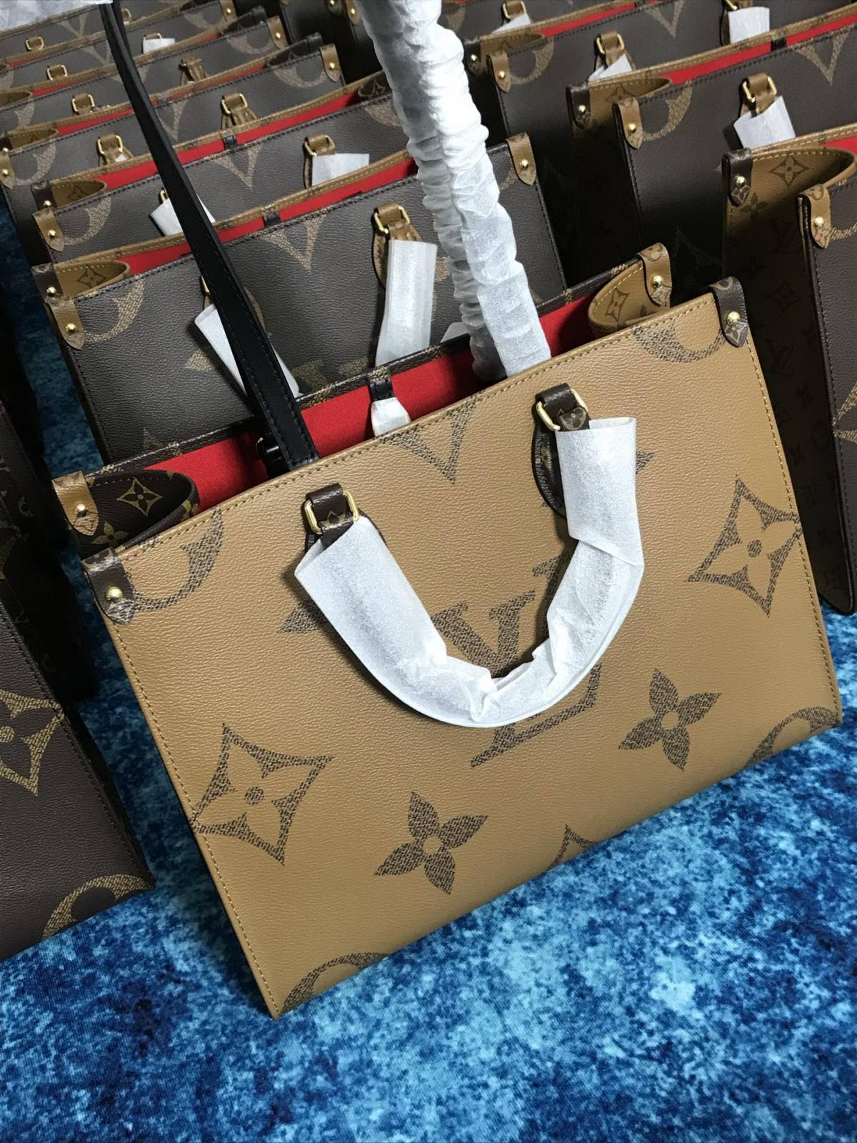 Ellebag’s 1:1 Replica of Louis Vuitton M45321 Onthego Medium Tote – A Perfect Blend of Luxury and Functionality(2024 Dec Updated)-Meilleure qualité de faux sac Louis Vuitton en ligne, réplique de sac de créateur ru