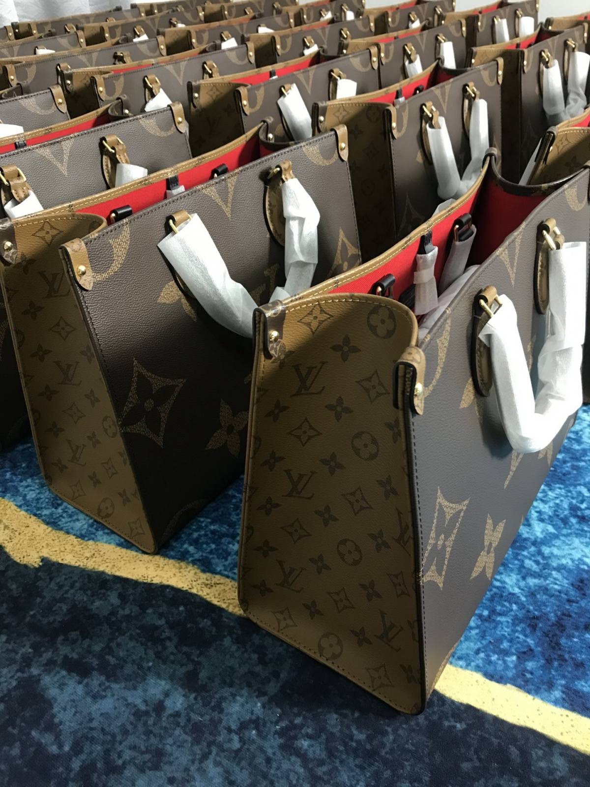 Ellebag’s 1:1 Replica of Louis Vuitton M45321 Onthego Medium Tote – A Perfect Blend of Luxury and Functionality(2024 Dec Updated)-Meilleure qualité de faux sac Louis Vuitton en ligne, réplique de sac de créateur ru