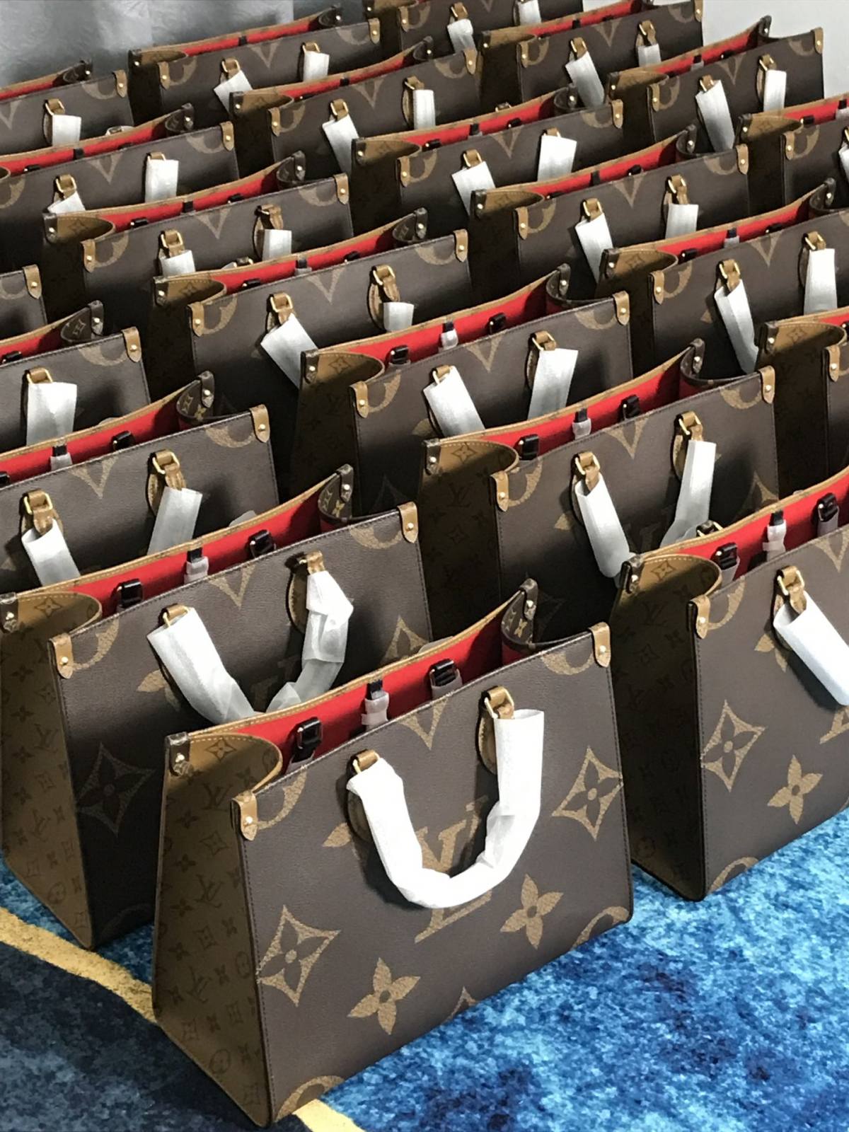 Ellebag’s 1:1 Replica of Louis Vuitton M45321 Onthego Medium Tote – A Perfect Blend of Luxury and Functionality(2024 Dec Updated)-Meilleure qualité de faux sac Louis Vuitton en ligne, réplique de sac de créateur ru