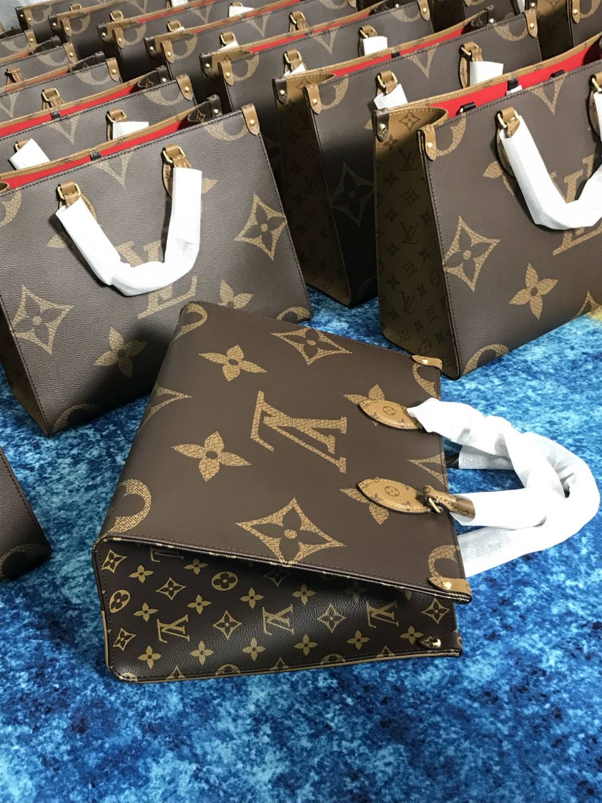 Ellebag’s 1:1 Replica of Louis Vuitton M45321 Onthego Medium Tote – A Perfect Blend of Luxury and Functionality(2024 Dec Updated)-Meilleure qualité de faux sac Louis Vuitton en ligne, réplique de sac de créateur ru