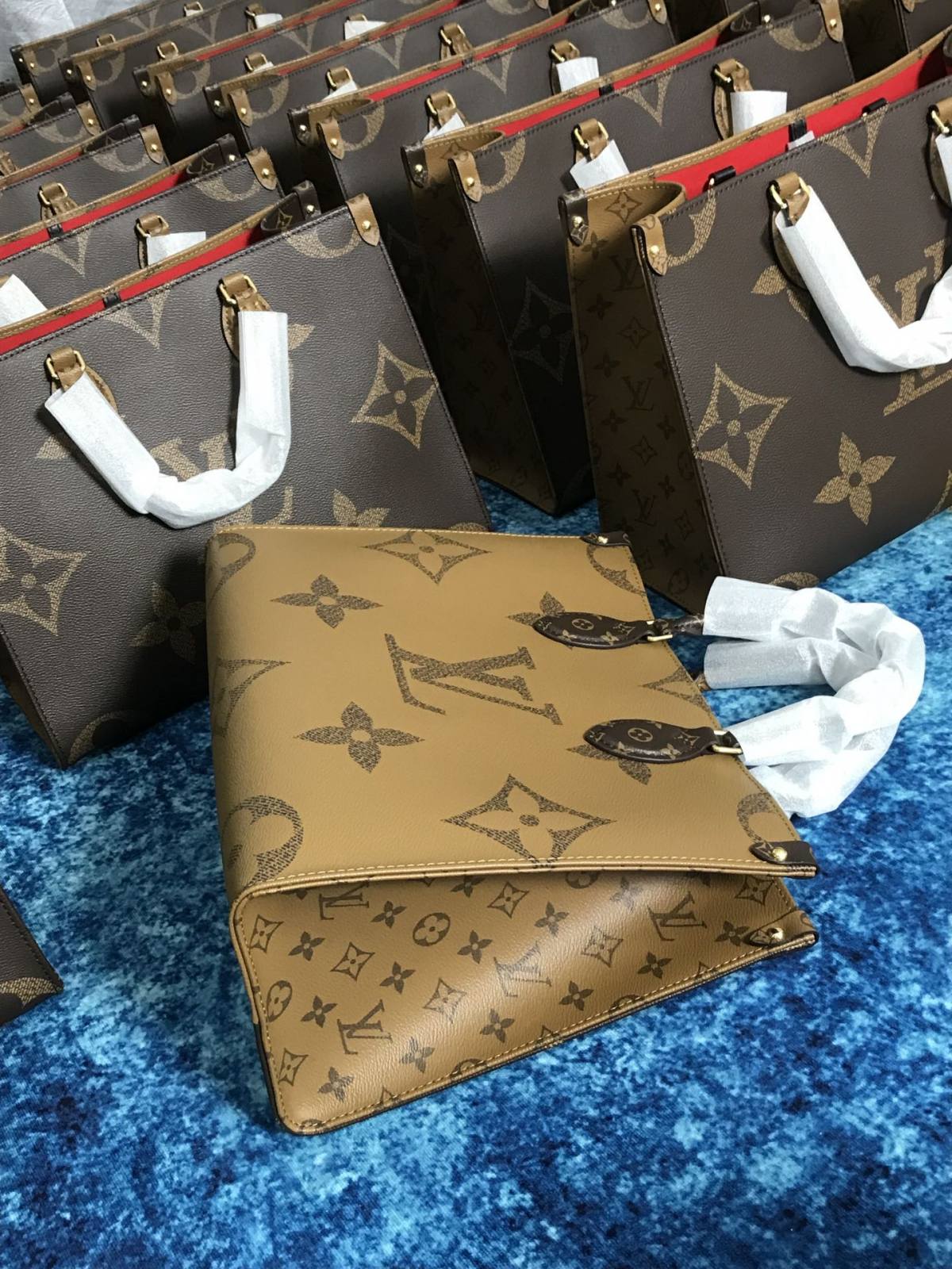 Ellebag’s 1:1 Replica of Louis Vuitton M45321 Onthego Medium Tote – A Perfect Blend of Luxury and Functionality(2024 Dec Updated)-Meilleure qualité de faux sac Louis Vuitton en ligne, réplique de sac de créateur ru