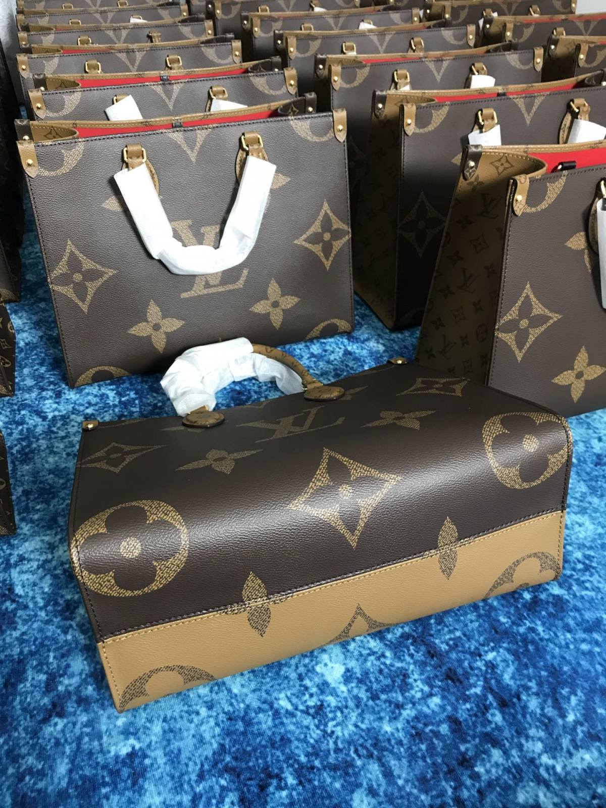 Ellebag’s 1:1 Replica of Louis Vuitton M45321 Onthego Medium Tote – A Perfect Blend of Luxury and Functionality(2024 Dec Updated)-Meilleure qualité de faux sac Louis Vuitton en ligne, réplique de sac de créateur ru