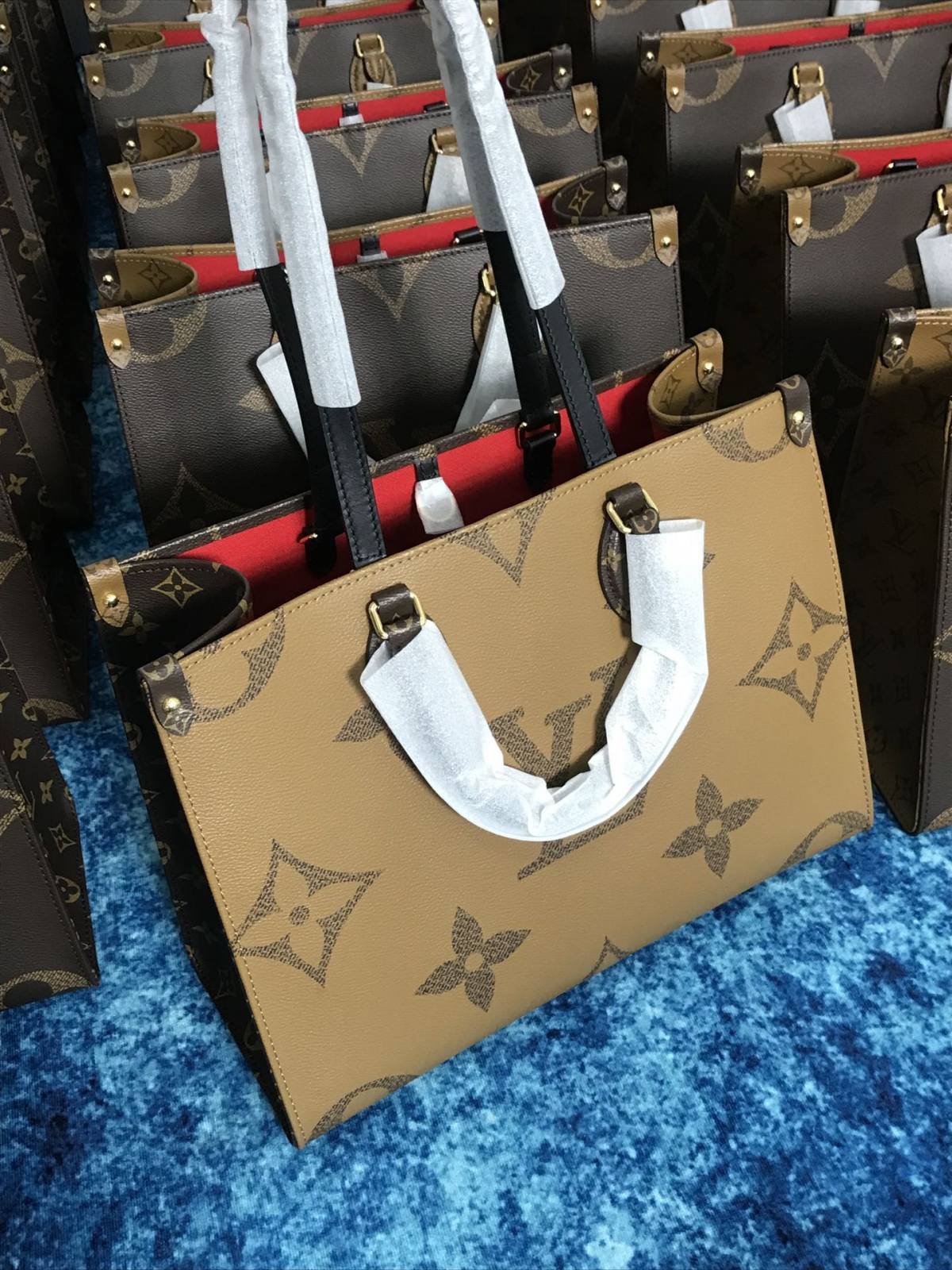 Ellebag’s 1:1 Replica of Louis Vuitton M45321 Onthego Medium Tote – A Perfect Blend of Luxury and Functionality(2024 Dec Updated)-Meilleure qualité de faux sac Louis Vuitton en ligne, réplique de sac de créateur ru