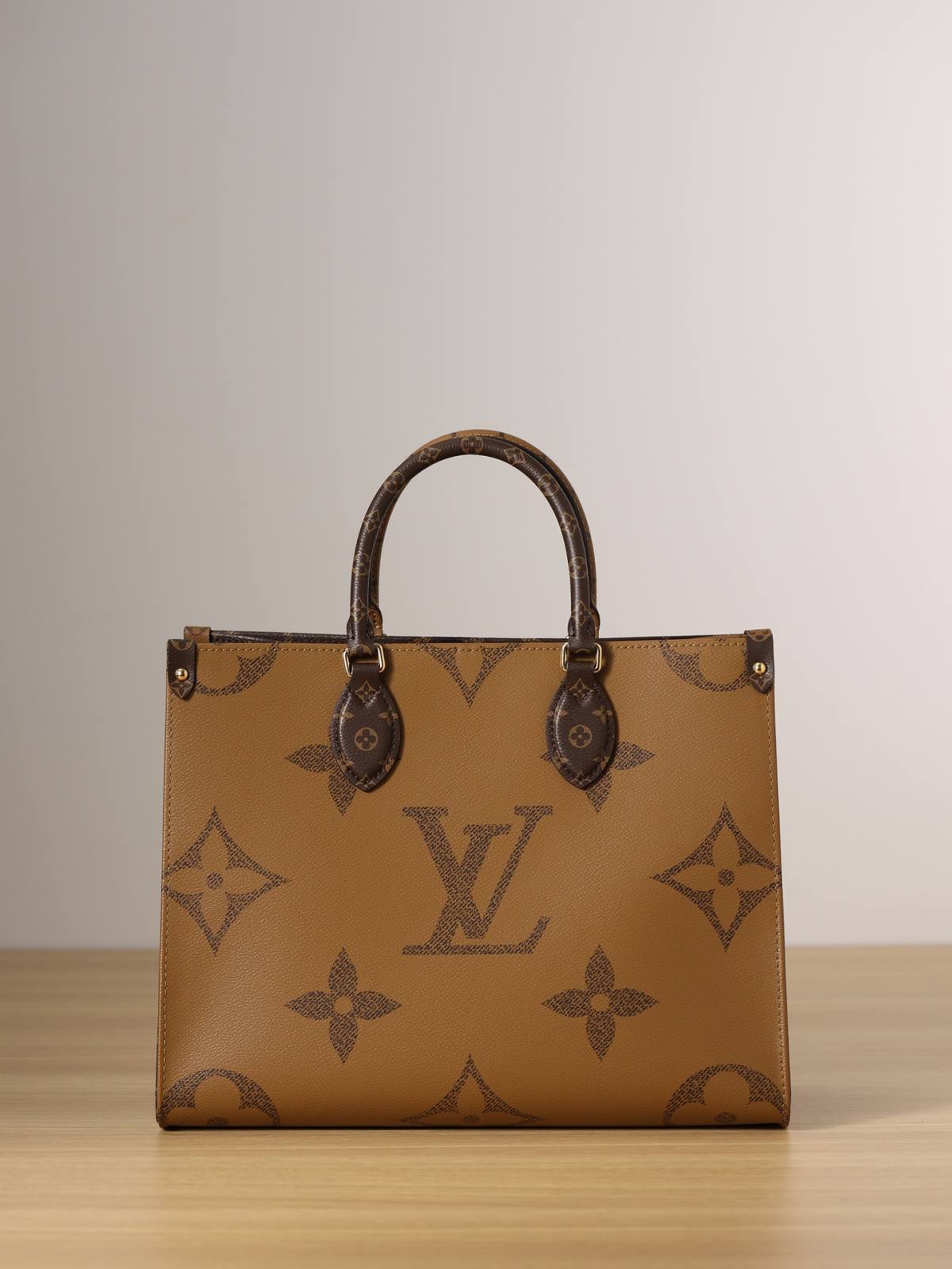 Ellebag’s 1:1 Replica of Louis Vuitton M45321 Onthego Medium Tote – A Perfect Blend of Luxury and Functionality(2024 Dec Updated)-Meilleure qualité de faux sac Louis Vuitton en ligne, réplique de sac de créateur ru