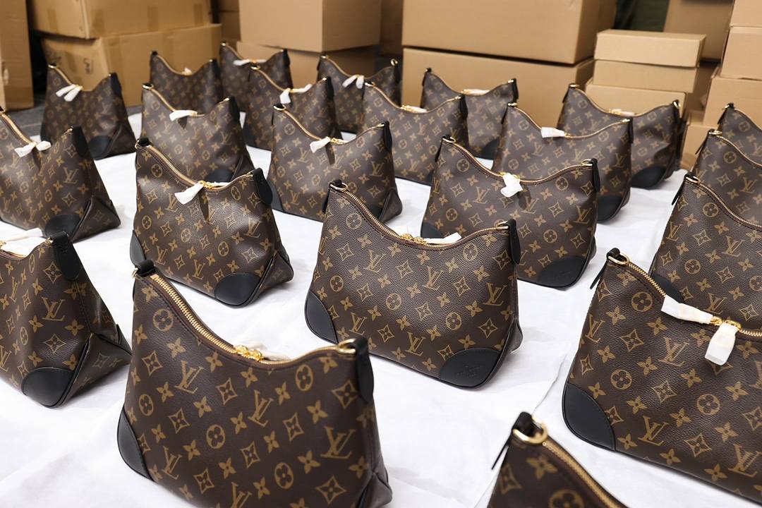 Ellebag’s 1:1 Replica of Louis Vuitton M45831 – The Iconic Monogram Bag Crafted with Authentic Materials(2024 Dec Updated)-Beste Kwaliteit Vals Louis Vuitton Sak Aanlyn Winkel, Replika ontwerper sak ru