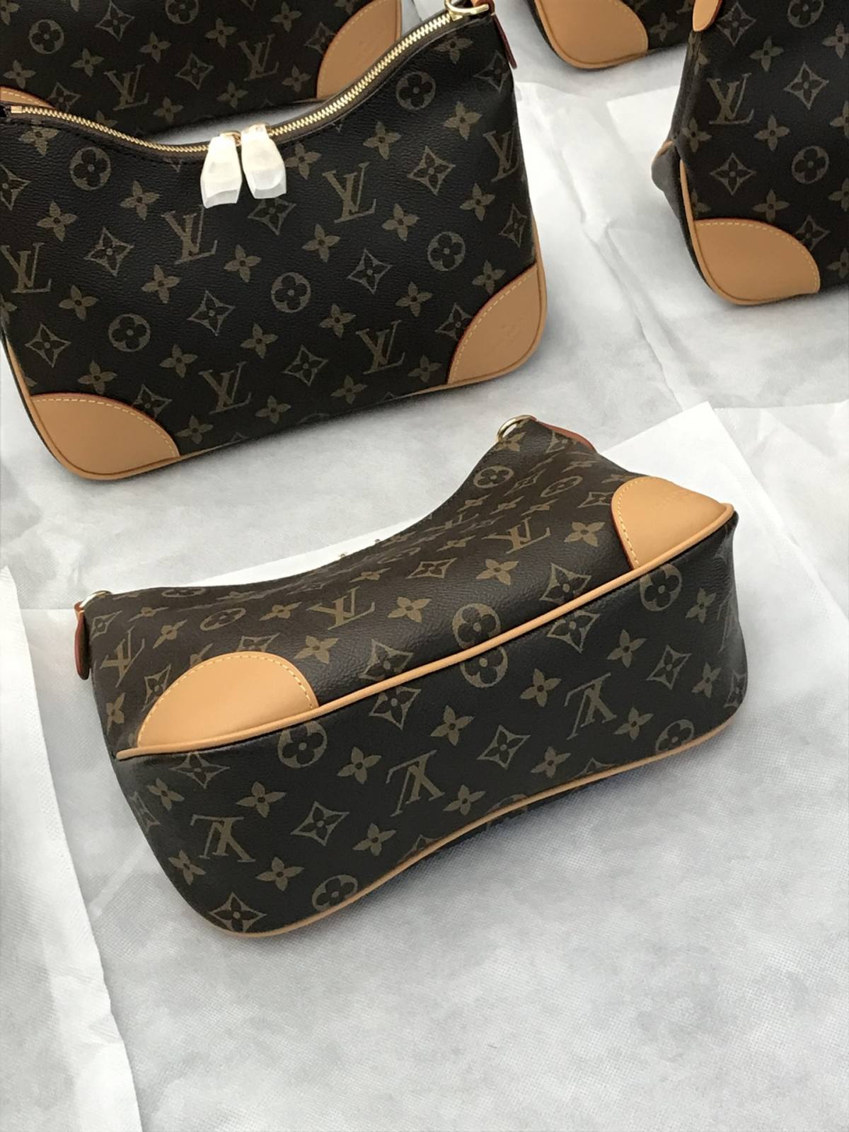 Ellebag’s 1:1 Replica of Louis Vuitton M45832 – The Iconic Cowhide Leather Monogram Bag with Unmatched Craftsmanship(2024 Dec Updated)-Beste Kwaliteit Vals Louis Vuitton Sak Aanlyn Winkel, Replika ontwerper sak ru