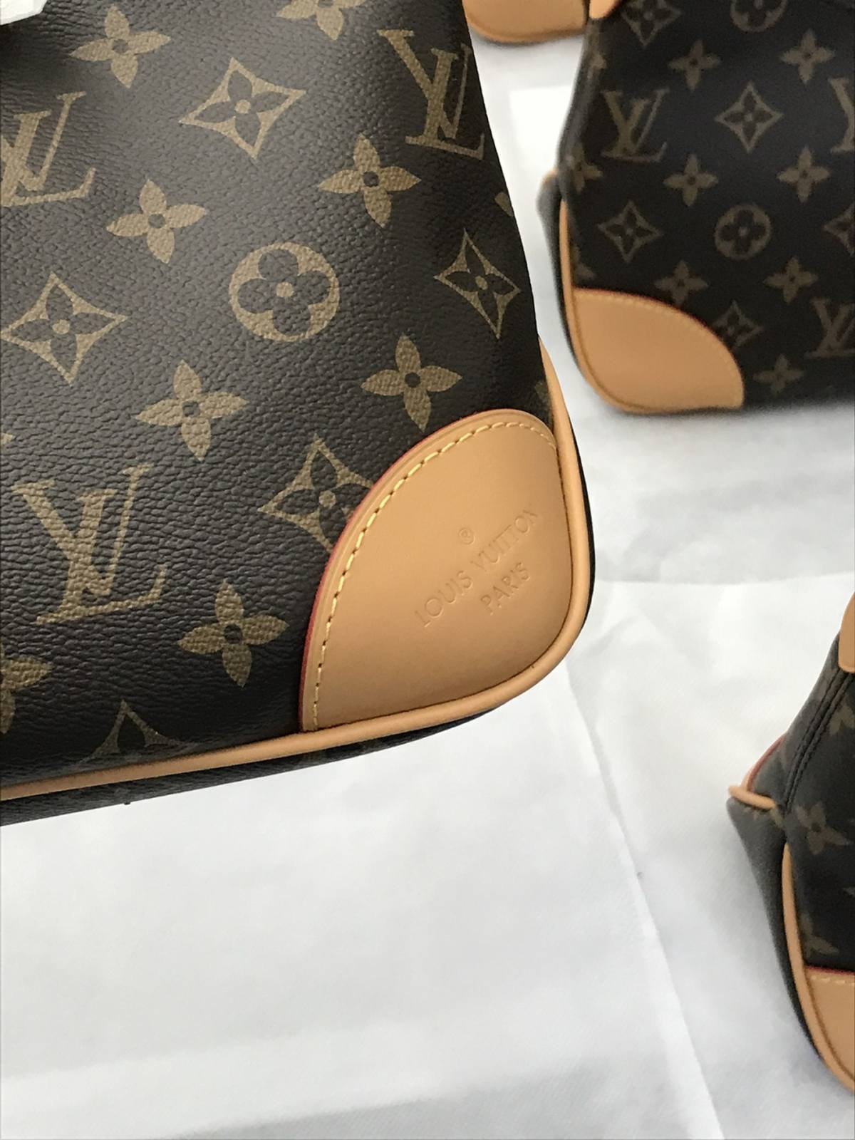 Ellebag’s 1:1 Replica of Louis Vuitton M45832 – The Iconic Cowhide Leather Monogram Bag with Unmatched Craftsmanship(2024 Dec Updated)-Beste Kwaliteit Vals Louis Vuitton Sak Aanlyn Winkel, Replika ontwerper sak ru