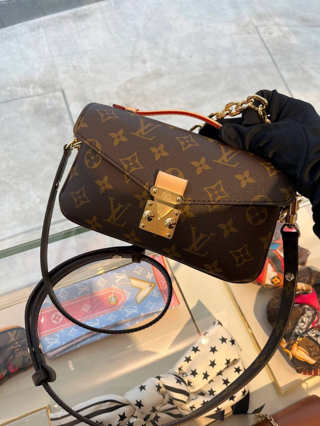 Ellebag’s 1:1 Replica of Louis Vuitton M46279 Pochette Métis East West Handbag(2024 Dec Updated)-Best Quality Fake Louis Vuitton Bag Online Store, Replica designer bag ru