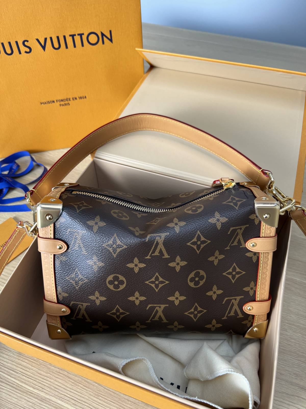 Ellebag’s 1:1 Replica of Louis Vuitton M46358 SIDE TRUNK Handbag: A Masterpiece of Craftsmanship(2024 Dec Updated)-Best Quality Fake Louis Vuitton Bag Online Store, Replica designer bag ru