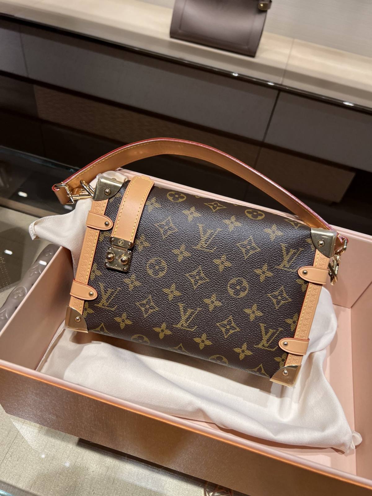 Ellebag’s 1:1 Replica of Louis Vuitton M46358 SIDE TRUNK Handbag: A Masterpiece of Craftsmanship(2024 Dec Updated)-Best Quality Fake Louis Vuitton Bag Online Store, Replica designer bag ru