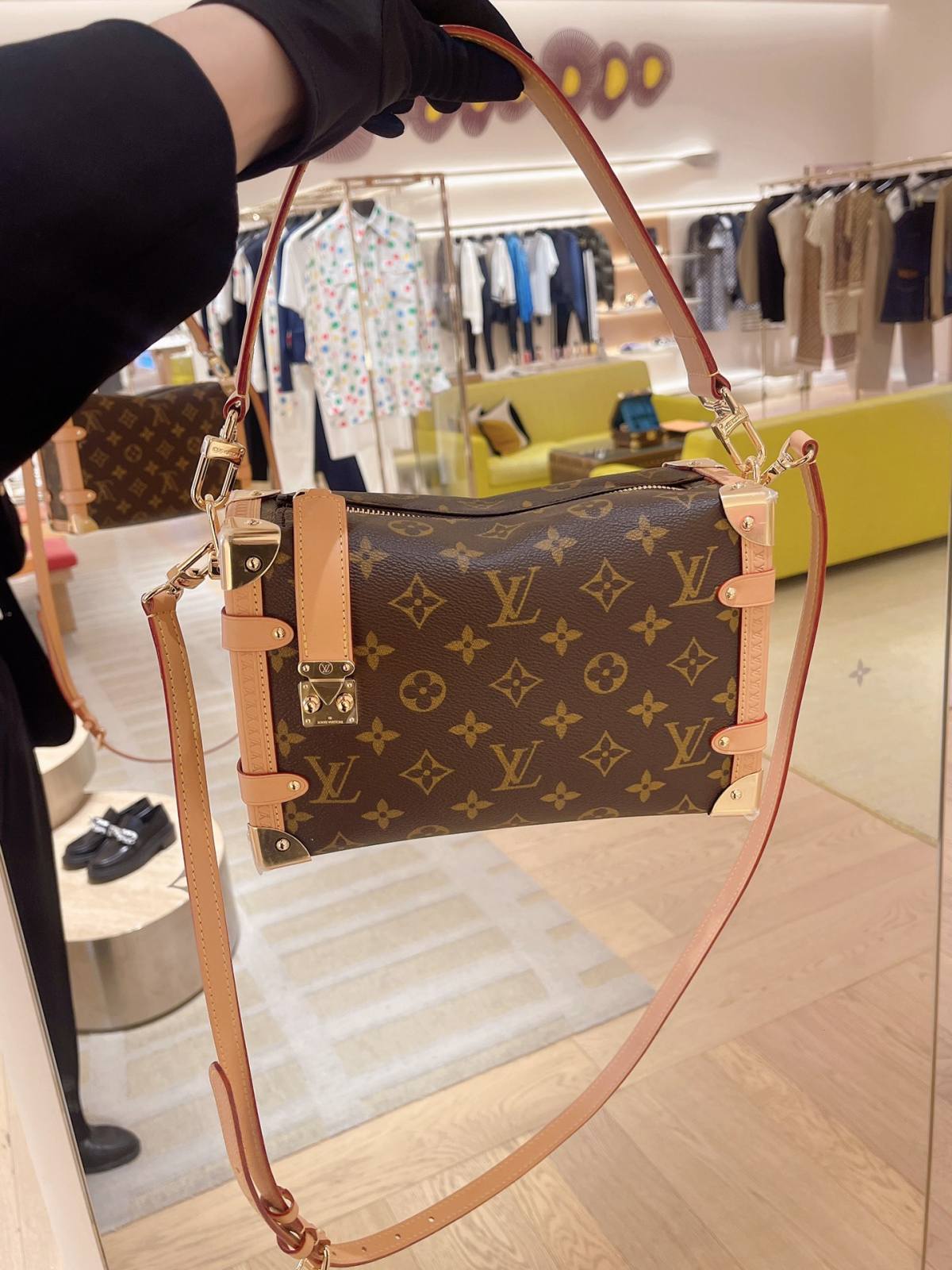 Ellebag’s 1:1 Replica of Louis Vuitton M46358 SIDE TRUNK Handbag: A Masterpiece of Craftsmanship(2024 Dec Updated)-Best Quality Fake Louis Vuitton Bag Online Store, Replica designer bag ru