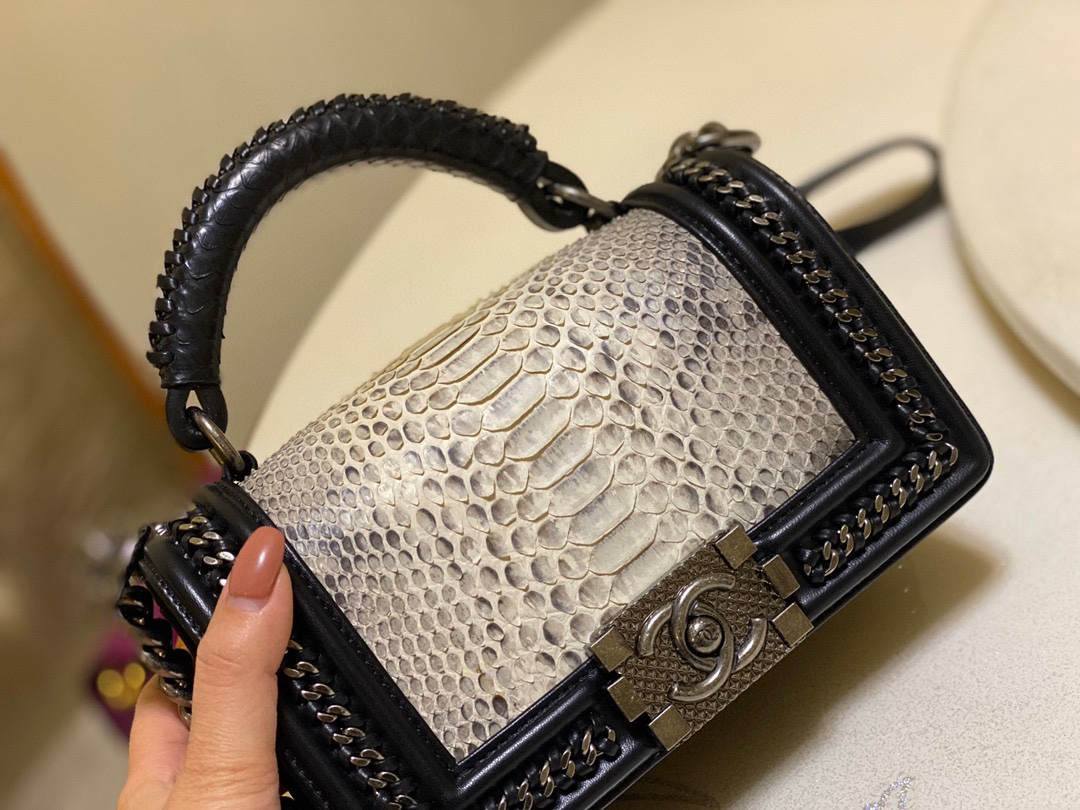 Ellebag super fake Chanel Le Boy Handle Bag: The Elegance of a 20cm Python Leather Handbag(2024 Dec Updated)-Best Quality Fake Louis Vuitton Bag Online Store, Replica designer bag ru