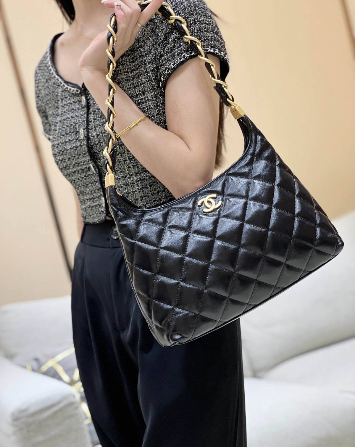 Ellebag super fake Chanel Medium Hobo Bag 2024: A Sophisticated Blend of Craftsmanship and Elegance(2024 Dec Updated)-Molemo ka ho Fetisisa Lebenkele la Lebenkele la Marang-rang la Fake Louis Vuitton, Replica designer bag ru