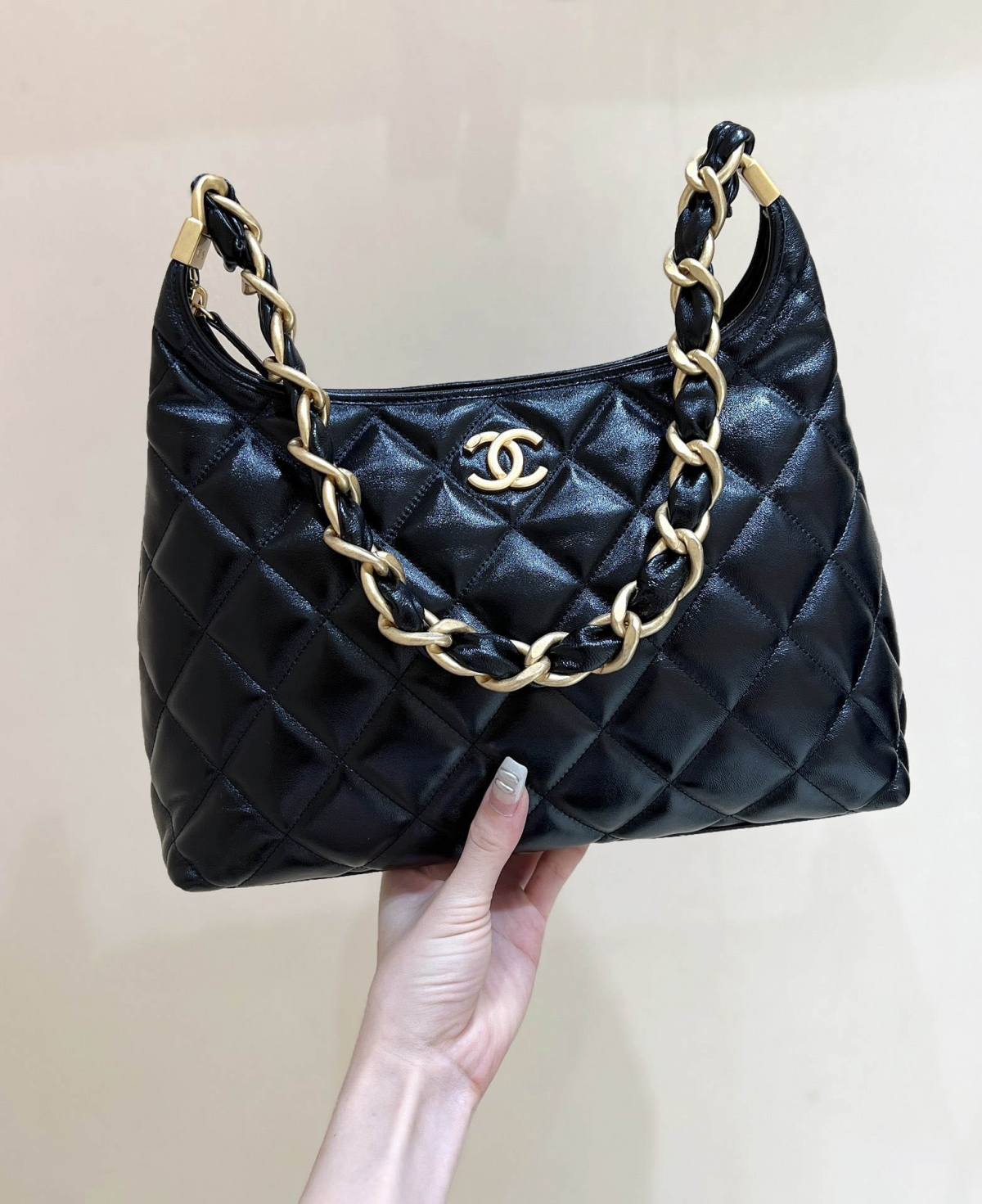 Ellebag super fake Chanel Medium Hobo Bag 2024: A Sophisticated Blend of Craftsmanship and Elegance(2024 Dec Updated)-Molemo ka ho Fetisisa Lebenkele la Lebenkele la Marang-rang la Fake Louis Vuitton, Replica designer bag ru