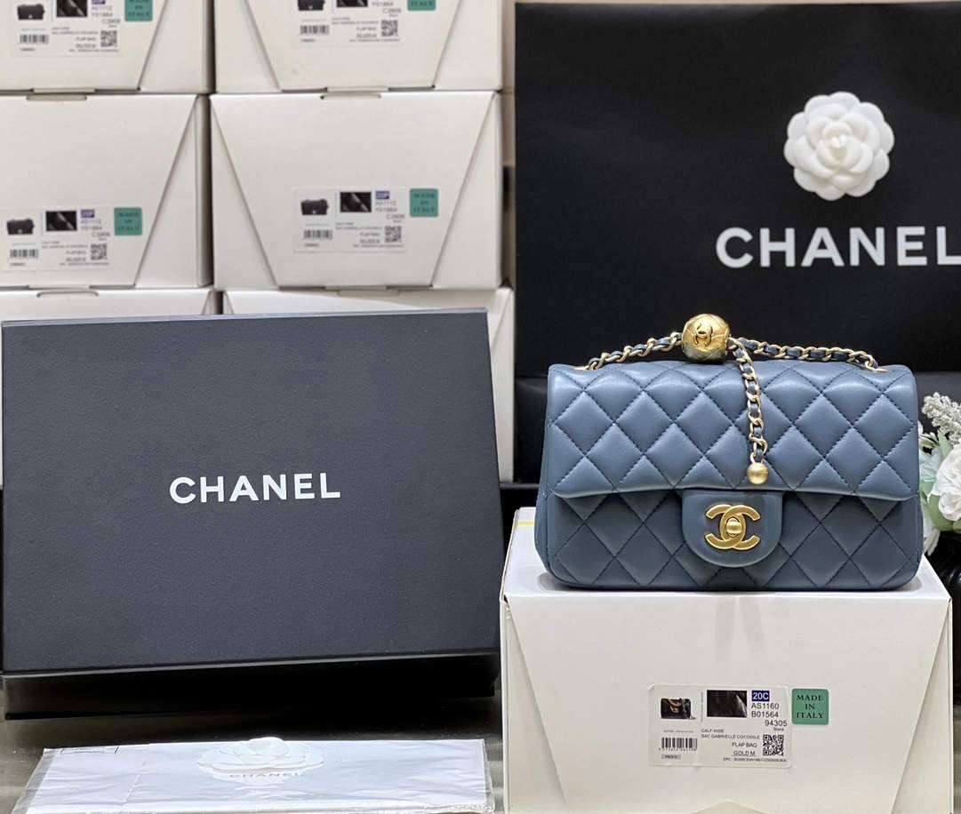 Ellebag super fake Chanel Mini CF with CC Gold Ball on Chain: A Study in Elegance and Craftsmanship(2024 Dec Updated)-Molemo ka ho Fetisisa Lebenkele la Lebenkele la Marang-rang la Fake Louis Vuitton, Replica designer bag ru