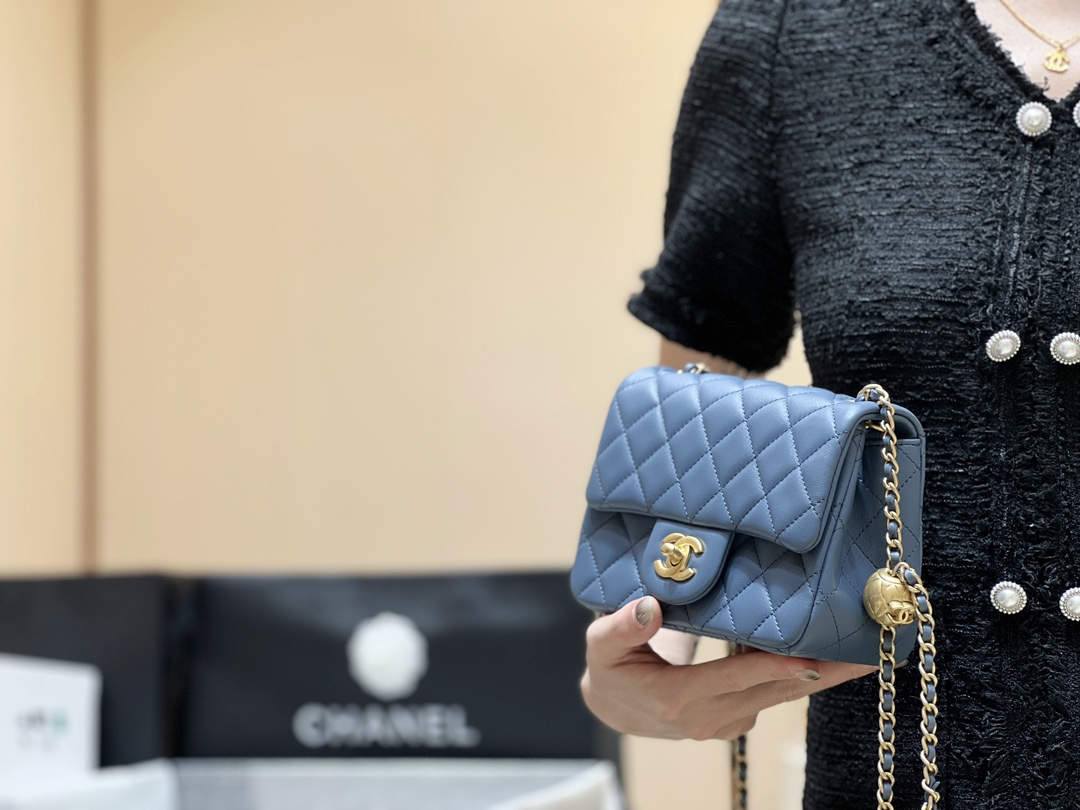 Ellebag super fake Chanel Mini CF with CC Gold Ball on Chain: A Study in Elegance and Craftsmanship(2024 Dec Updated)-Molemo ka ho Fetisisa Lebenkele la Lebenkele la Marang-rang la Fake Louis Vuitton, Replica designer bag ru