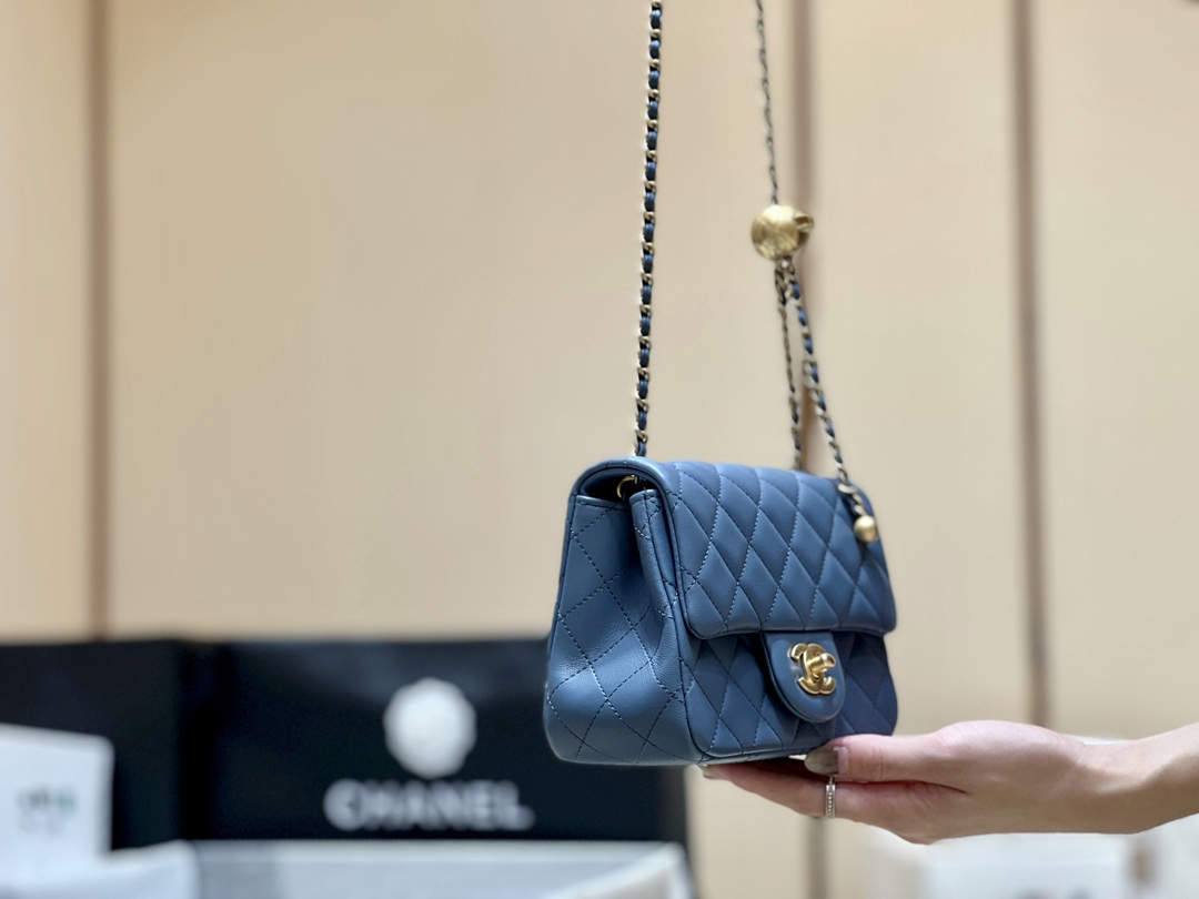 Ellebag super fake Chanel Mini CF with CC Gold Ball on Chain: A Study in Elegance and Craftsmanship(2024 Dec Updated)-Molemo ka ho Fetisisa Lebenkele la Lebenkele la Marang-rang la Fake Louis Vuitton, Replica designer bag ru