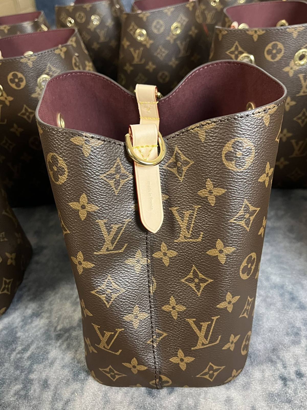 Ellebag’s 1:1 Replica of Louis Vuitton M46581 NÉONOÉ BB Medium Handbag: A Perfect Reproduction of Timeless Elegance(2024 Dec Updated)-Molemo ka ho Fetisisa Lebenkele la Lebenkele la Marang-rang la Fake Louis Vuitton, Replica designer bag ru