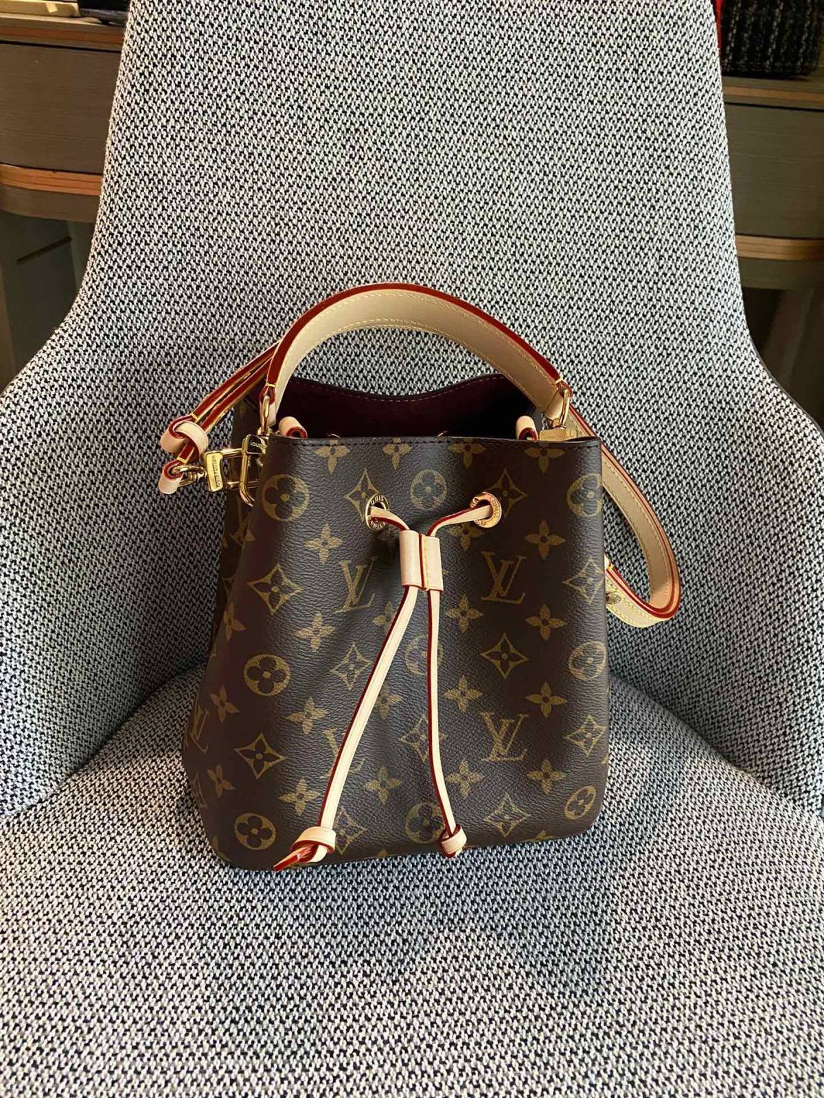 Ellebag’s 1:1 Replica of Louis Vuitton M46581 NÉONOÉ BB Medium Handbag: A Perfect Reproduction of Timeless Elegance(2024 Dec Updated)-Molemo ka ho Fetisisa Lebenkele la Lebenkele la Marang-rang la Fake Louis Vuitton, Replica designer bag ru