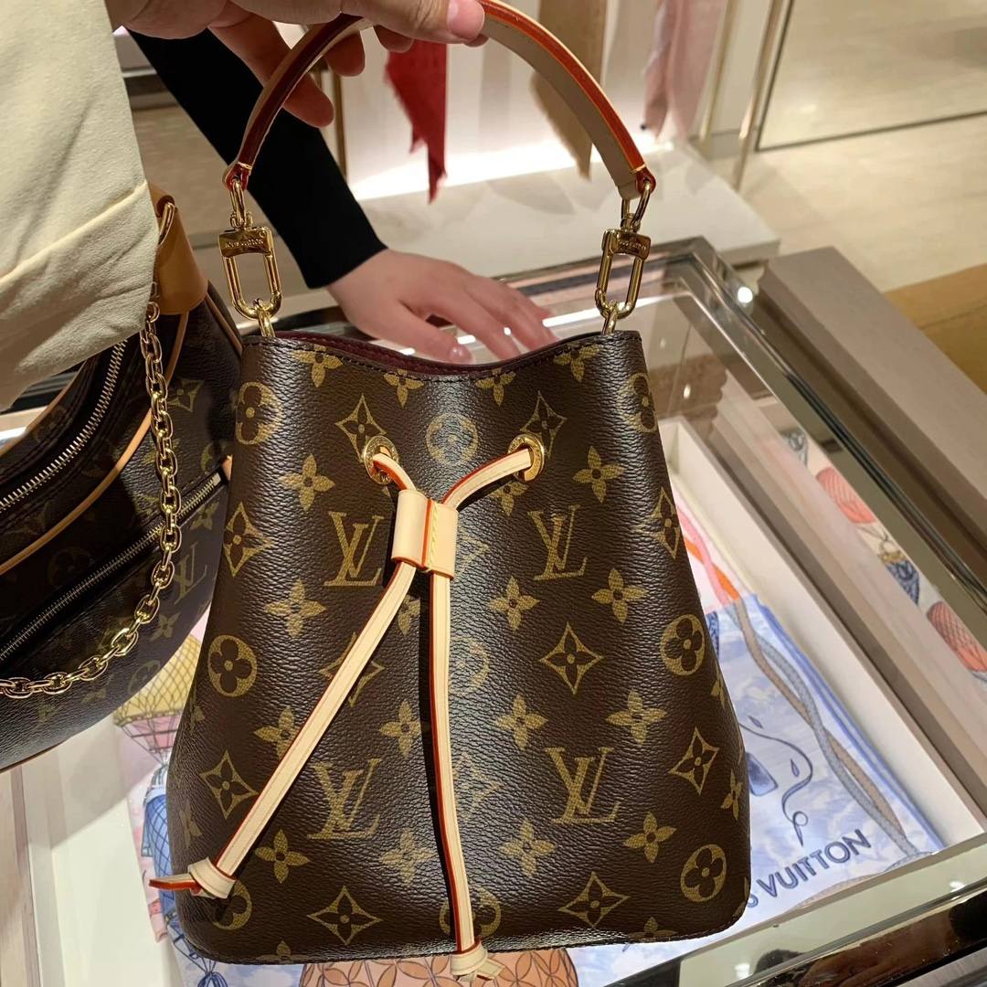 Ellebag’s 1:1 Replica of Louis Vuitton M46581 NÉONOÉ BB Medium Handbag: A Perfect Reproduction of Timeless Elegance(2024 Dec Updated)-Molemo ka ho Fetisisa Lebenkele la Lebenkele la Marang-rang la Fake Louis Vuitton, Replica designer bag ru