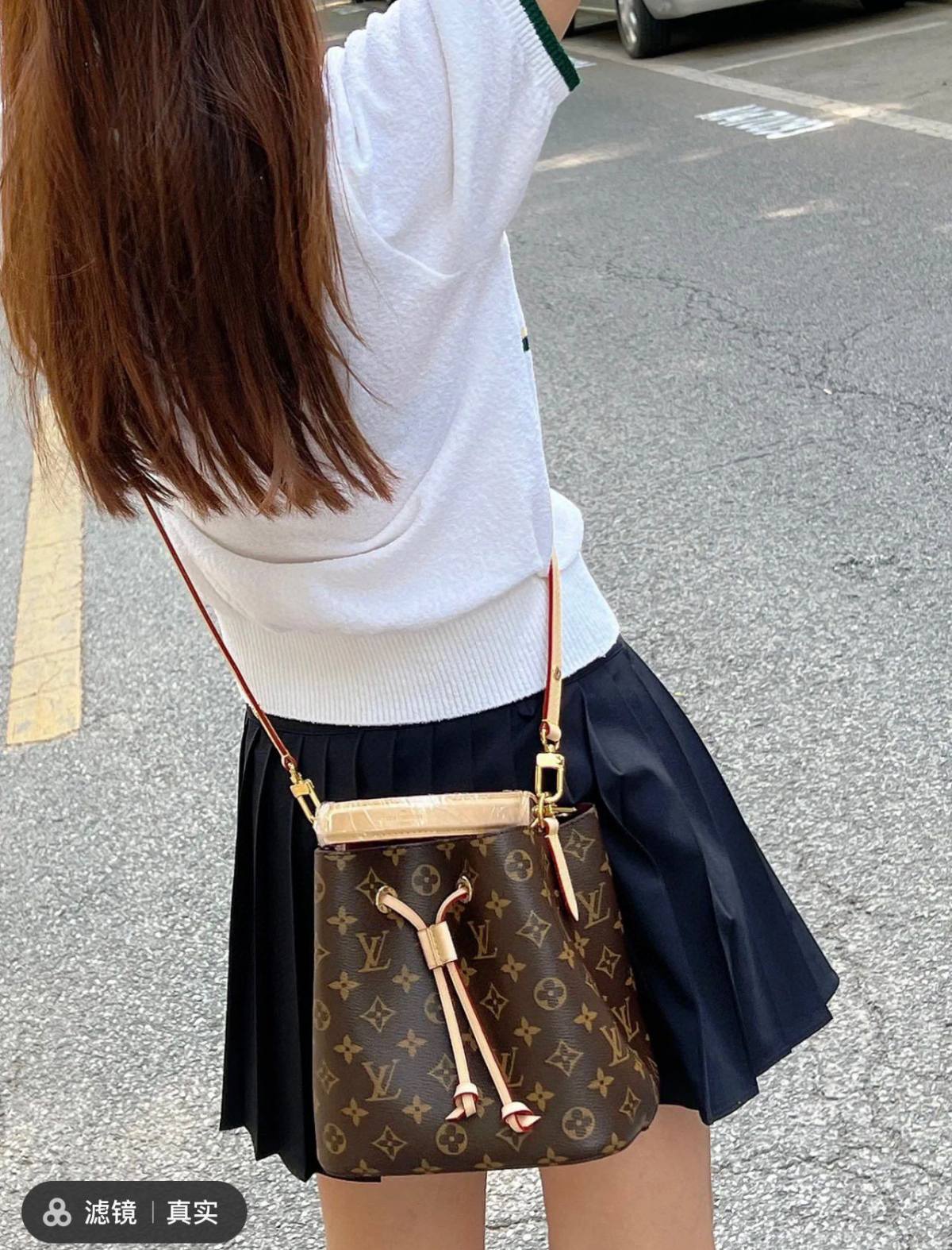 Ellebag’s 1:1 Replica of Louis Vuitton M46581 NÉONOÉ BB Medium Handbag: A Perfect Reproduction of Timeless Elegance(2024 Dec Updated)-Molemo ka ho Fetisisa Lebenkele la Lebenkele la Marang-rang la Fake Louis Vuitton, Replica designer bag ru