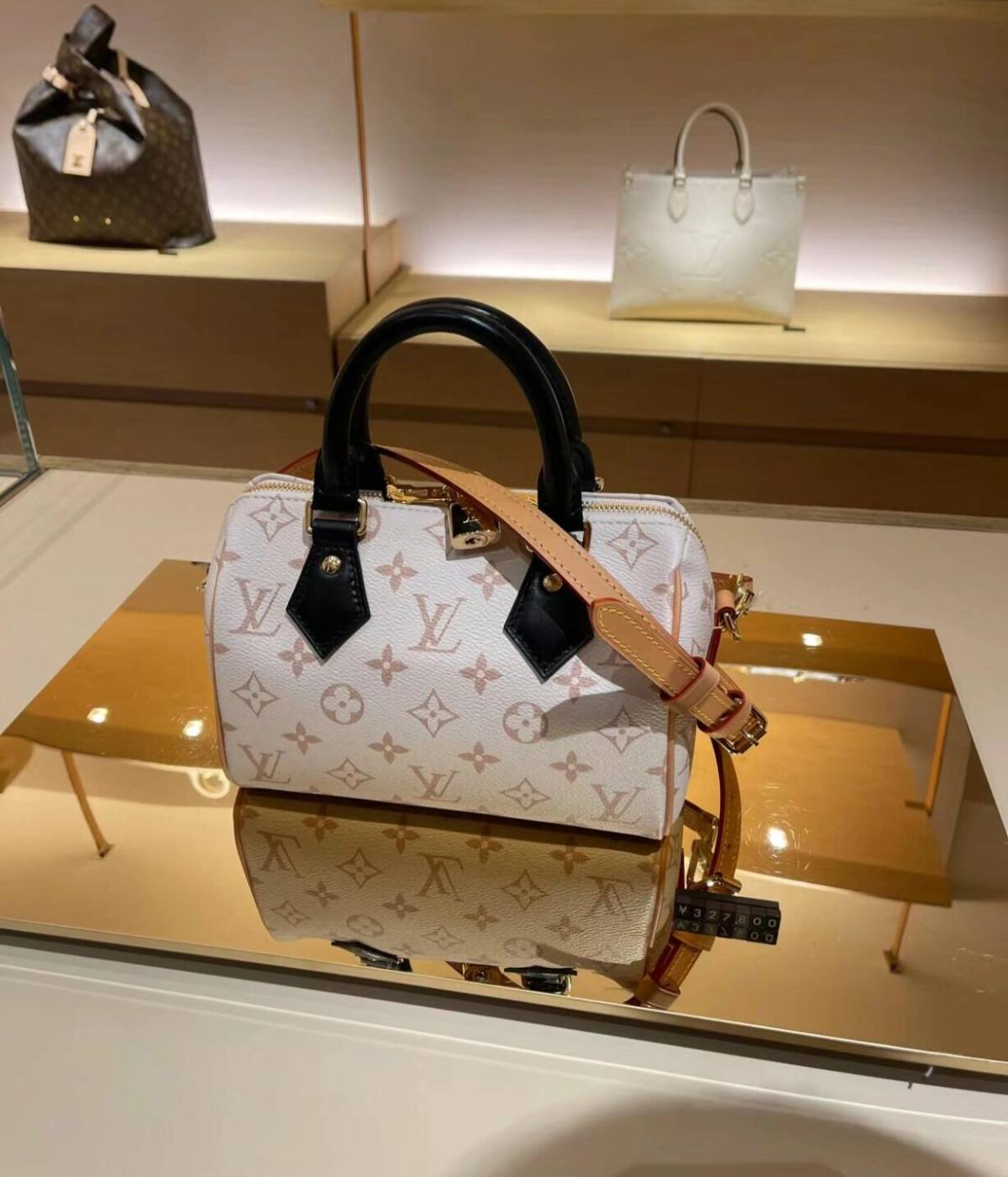 Ellebag’s 1:1 Replica of Louis Vuitton M46906 Speedy Bandoulière 20: A Masterful Recreation of Iconic Craftsmanship(2024 Dec Updated)-Molemo ka ho Fetisisa Lebenkele la Lebenkele la Marang-rang la Fake Louis Vuitton, Replica designer bag ru