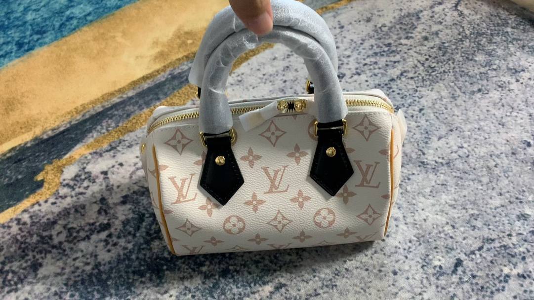 Ellebag’s 1:1 Replica of Louis Vuitton M46906 Speedy Bandoulière 20: A Masterful Recreation of Iconic Craftsmanship(2024 Dec Updated)-Molemo ka ho Fetisisa Lebenkele la Lebenkele la Marang-rang la Fake Louis Vuitton, Replica designer bag ru