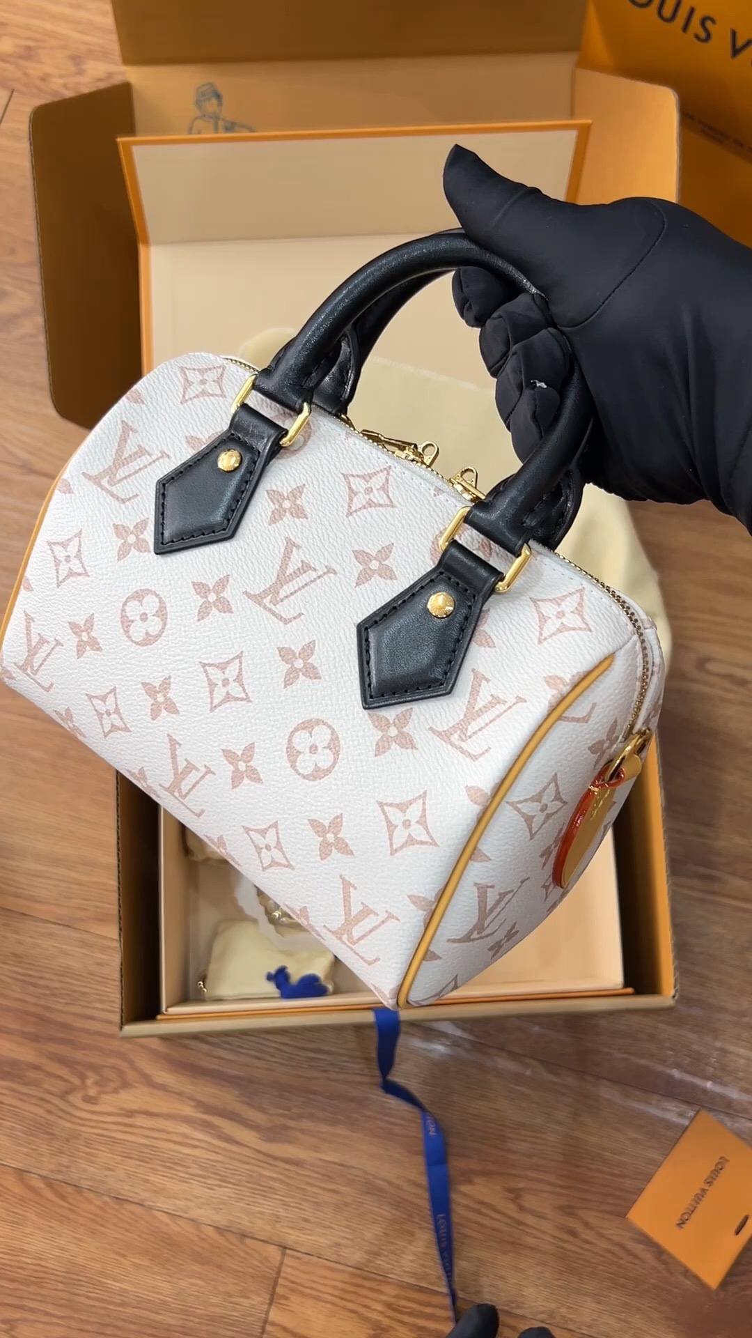 Ellebag’s 1:1 Replica of Louis Vuitton M46906 Speedy Bandoulière 20: A Masterful Recreation of Iconic Craftsmanship(2024 Dec Updated)-Molemo ka ho Fetisisa Lebenkele la Lebenkele la Marang-rang la Fake Louis Vuitton, Replica designer bag ru