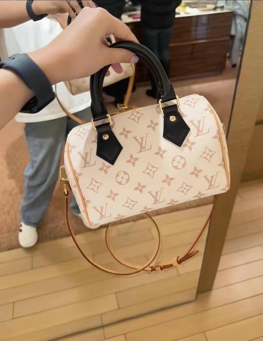 Ellebag’s 1:1 Replica of Louis Vuitton M46906 Speedy Bandoulière 20: A Masterful Recreation of Iconic Craftsmanship(2024 Dec Updated)-Molemo ka ho Fetisisa Lebenkele la Lebenkele la Marang-rang la Fake Louis Vuitton, Replica designer bag ru