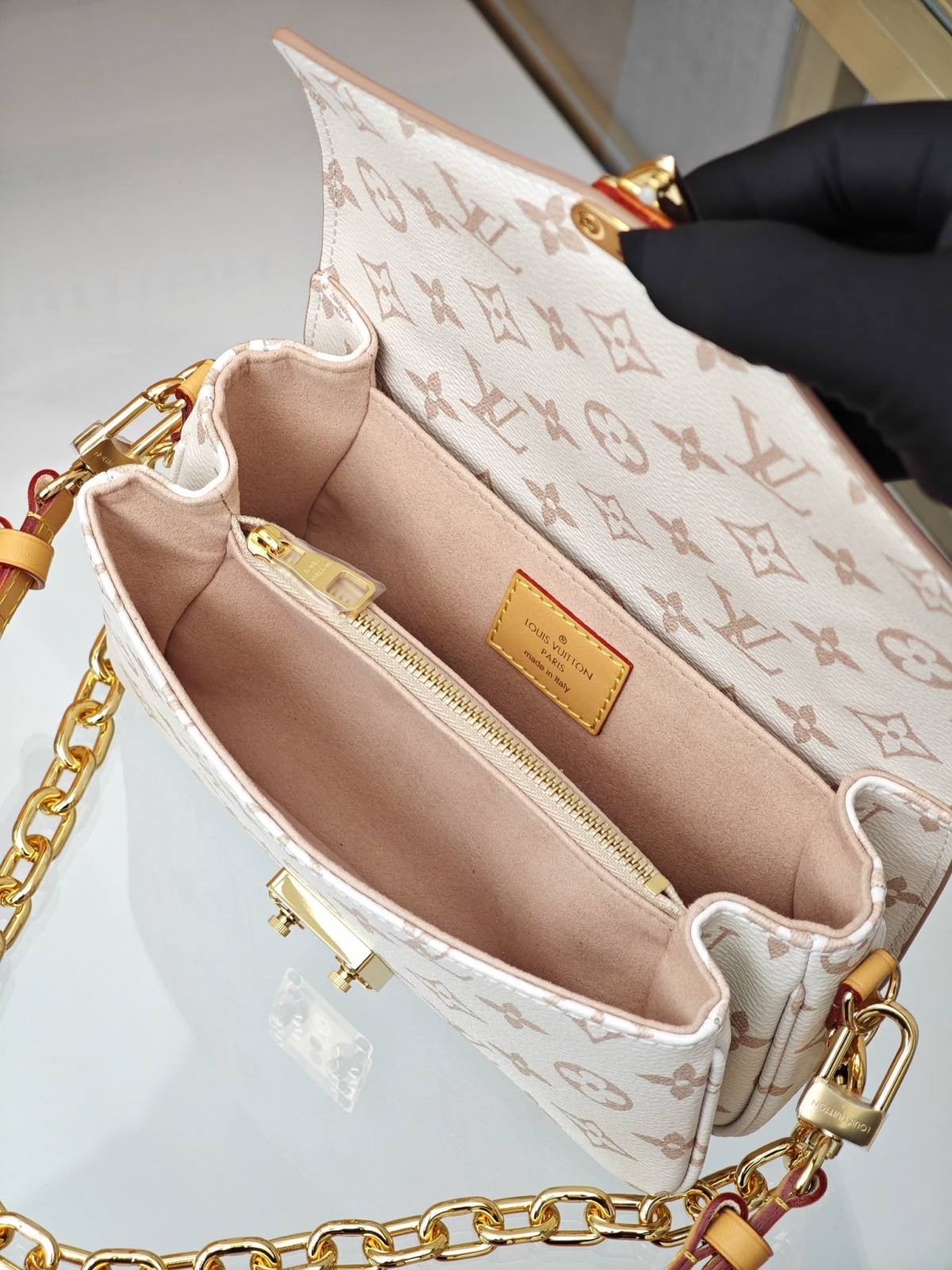 Ellebag’s 1:1 Replica of Louis Vuitton M46914 Pochette Métis East West: A Perfect Balance of Craftsmanship and Luxury (2024 Dec updated)-Molemo ka ho Fetisisa Lebenkele la Lebenkele la Marang-rang la Fake Louis Vuitton, Replica designer bag ru