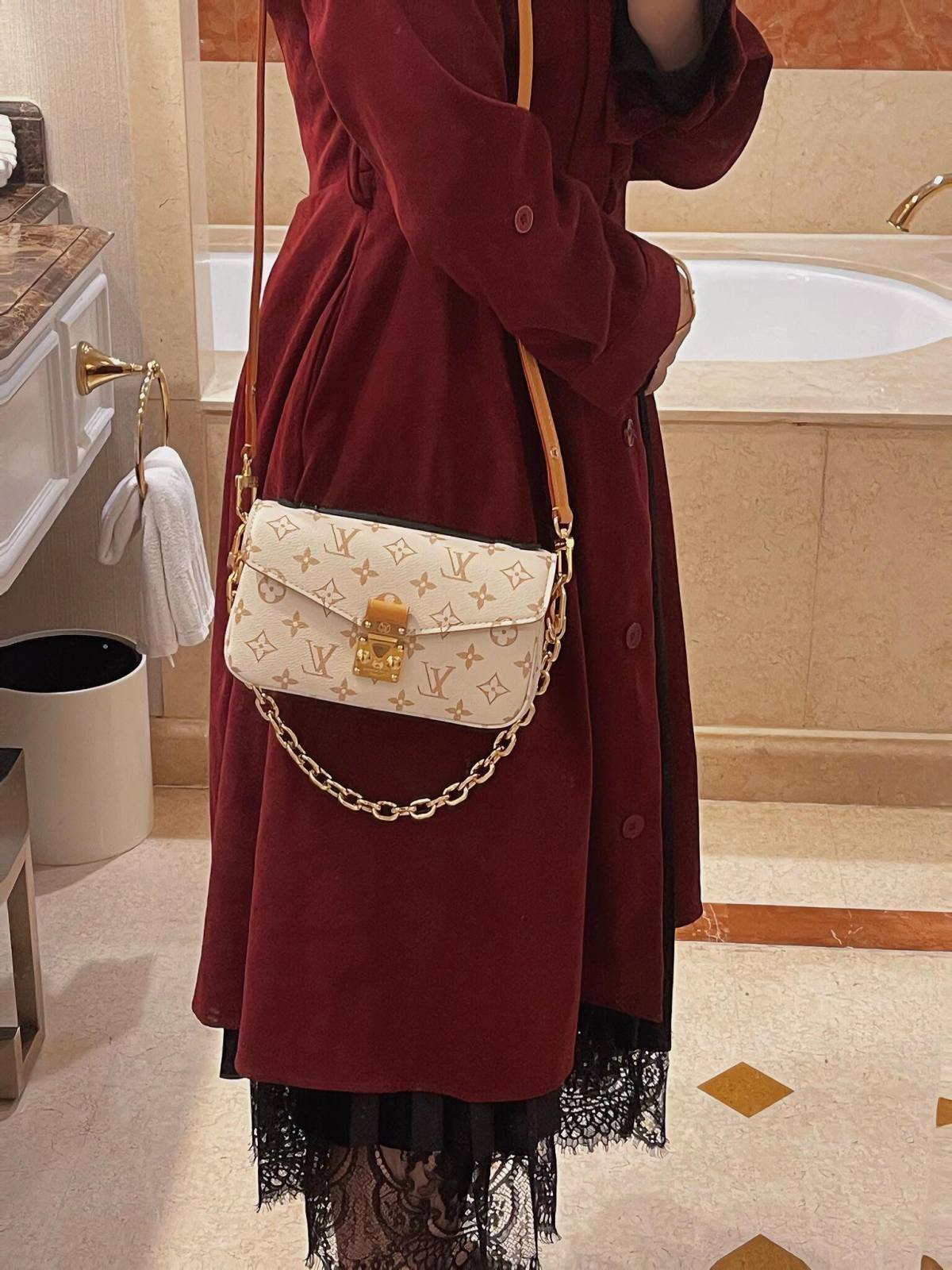 Ellebag’s 1:1 Replica of Louis Vuitton M46914 Pochette Métis East West: A Perfect Balance of Craftsmanship and Luxury (2024 Dec updated)-Molemo ka ho Fetisisa Lebenkele la Lebenkele la Marang-rang la Fake Louis Vuitton, Replica designer bag ru