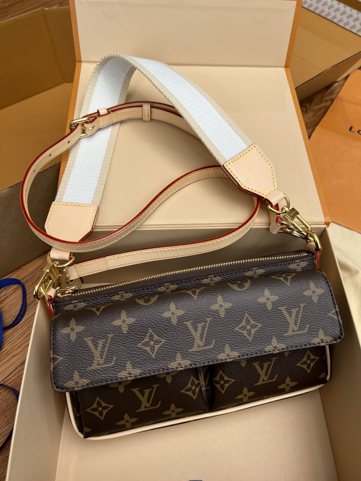 Ellebag’s 1:1 Replica of Louis Vuitton M46999 Vibe Handbag: A Masterpiece of Craftsmanship (2024 Dec updated)-Molemo ka ho Fetisisa Lebenkele la Lebenkele la Marang-rang la Fake Louis Vuitton, Replica designer bag ru