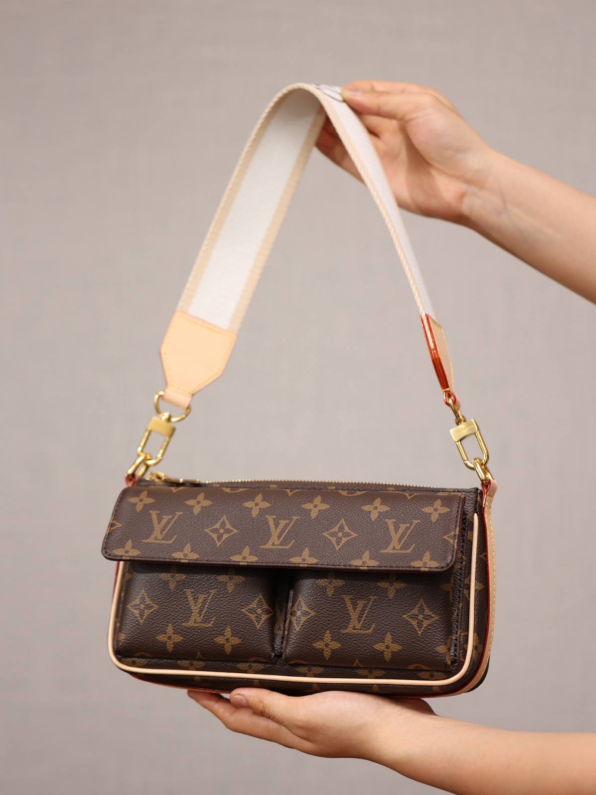 Ellebag’s 1:1 Replica of Louis Vuitton M46999 Vibe Handbag: A Masterpiece of Craftsmanship (2024 Dec updated)-Molemo ka ho Fetisisa Lebenkele la Lebenkele la Marang-rang la Fake Louis Vuitton, Replica designer bag ru