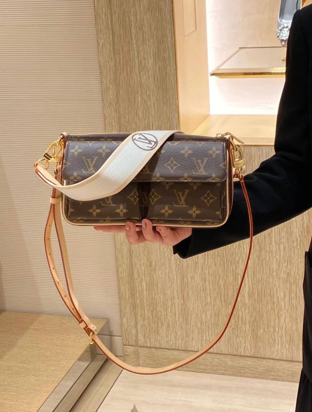 Ellebag’s 1:1 Replica of Louis Vuitton M46999 Vibe Handbag: A Masterpiece of Craftsmanship (2024 Dec updated)-Molemo ka ho Fetisisa Lebenkele la Lebenkele la Marang-rang la Fake Louis Vuitton, Replica designer bag ru